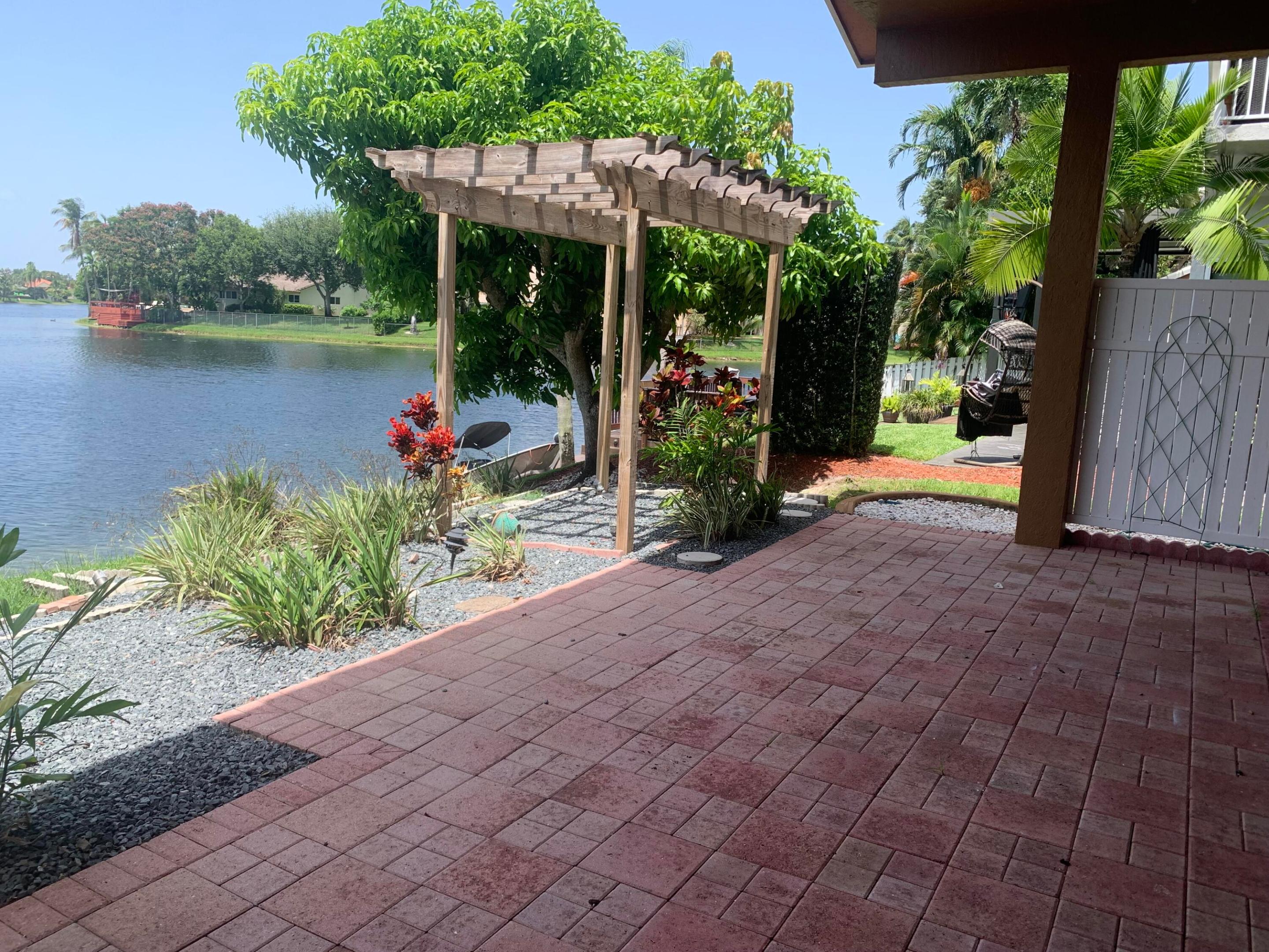 11585 N Quayside, Cooper City FL 33026