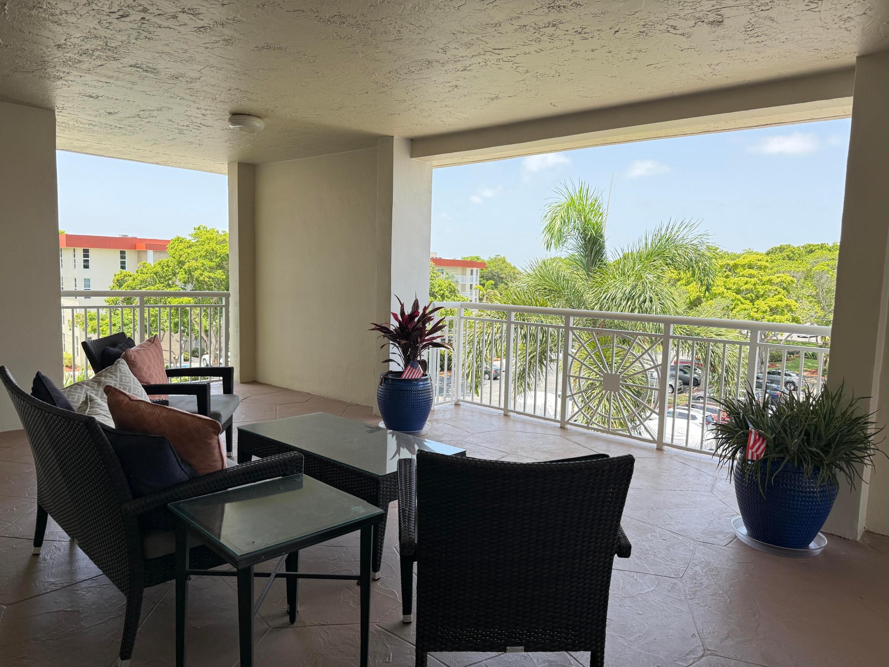 3180 NE 48th #406, Lighthouse Point FL 33064