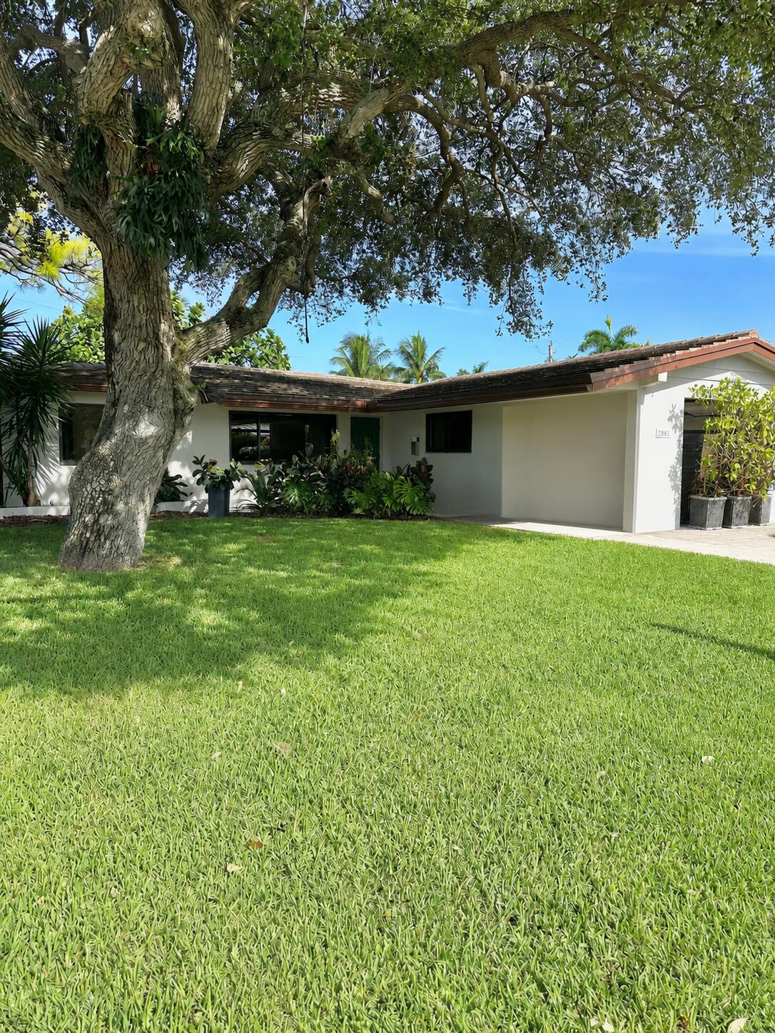 2001 N VICTORIA PARK, Fort Lauderdale FL 33305
