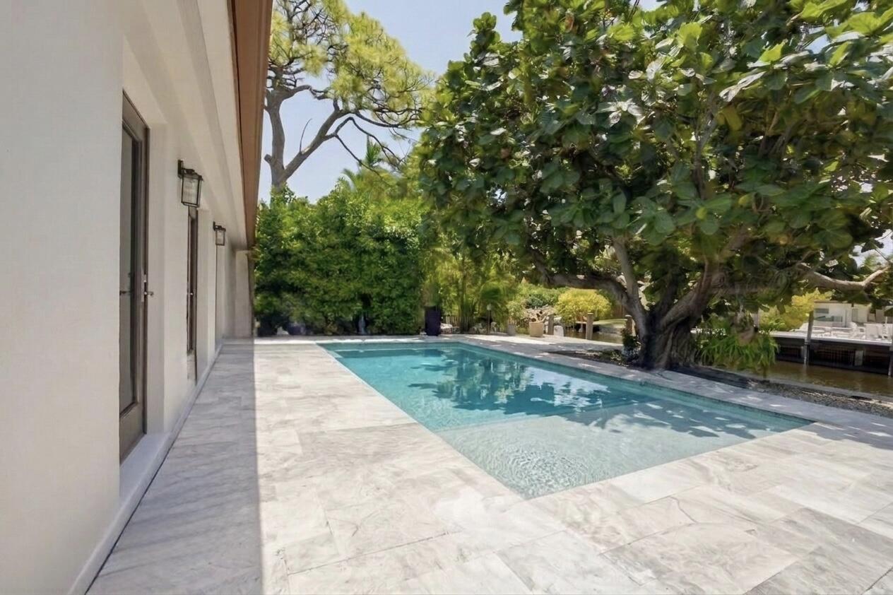 2001 N VICTORIA PARK, Fort Lauderdale FL 33305