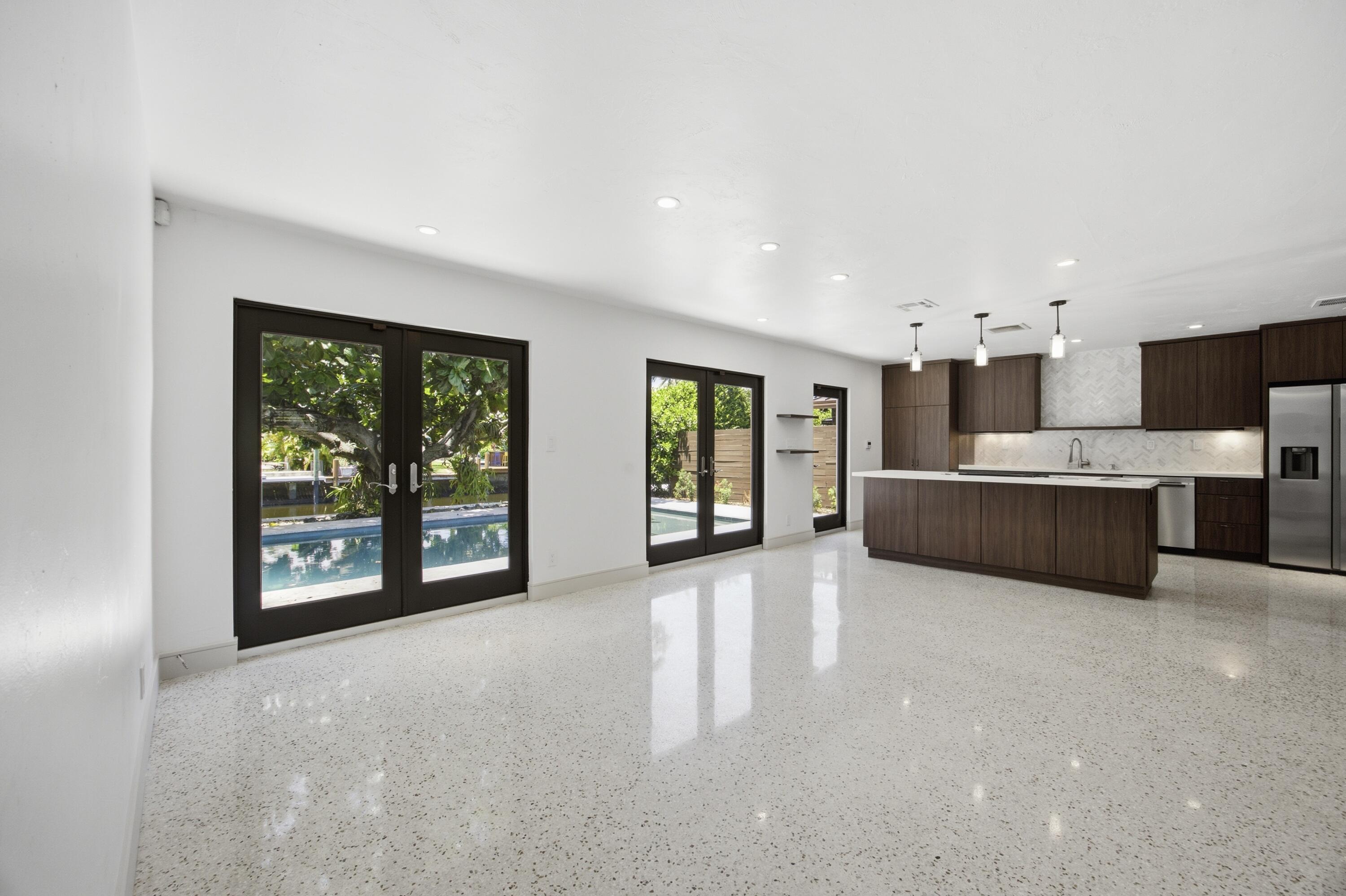2001 N VICTORIA PARK, Fort Lauderdale FL 33305