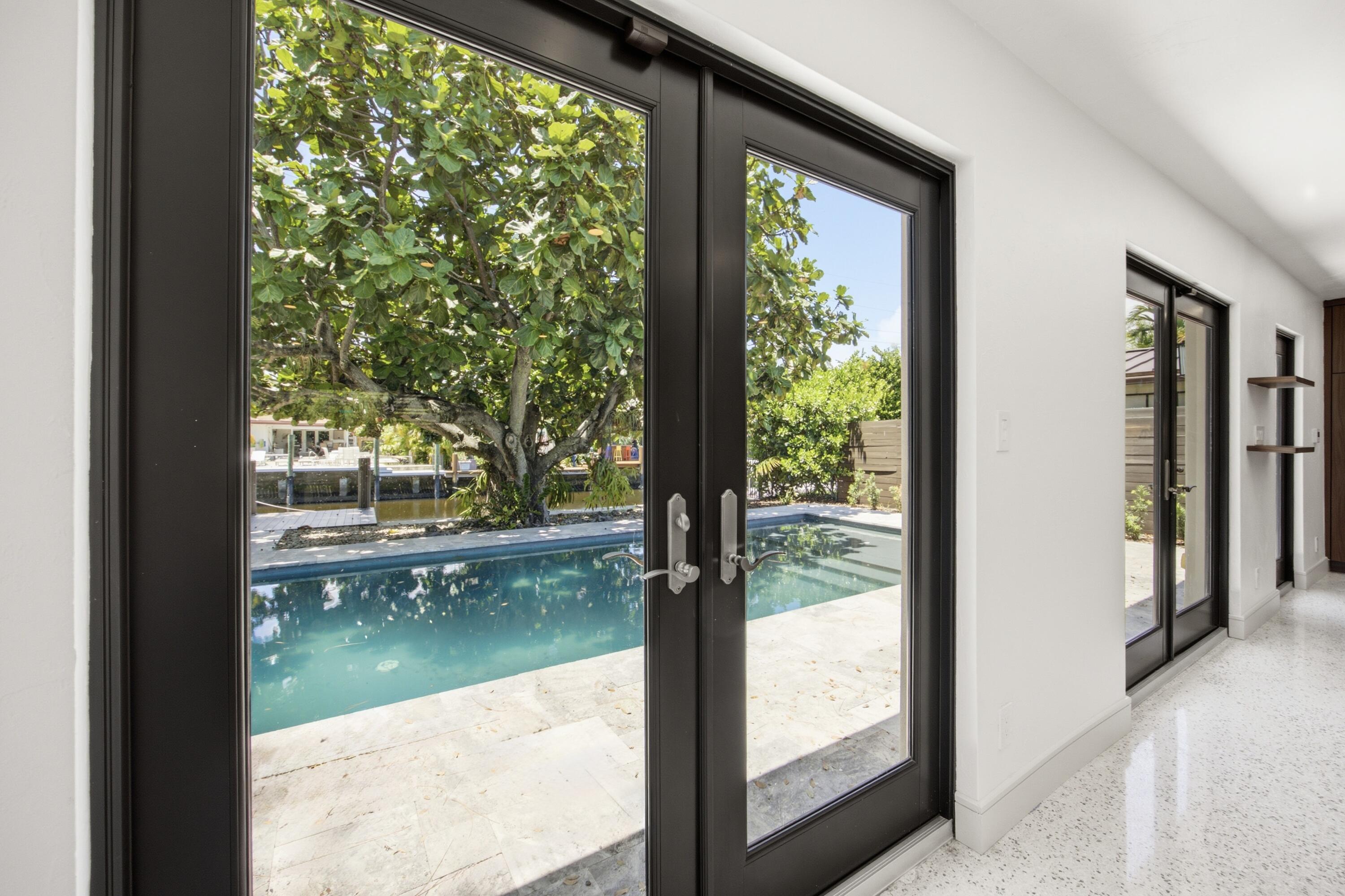 2001 N VICTORIA PARK, Fort Lauderdale FL 33305