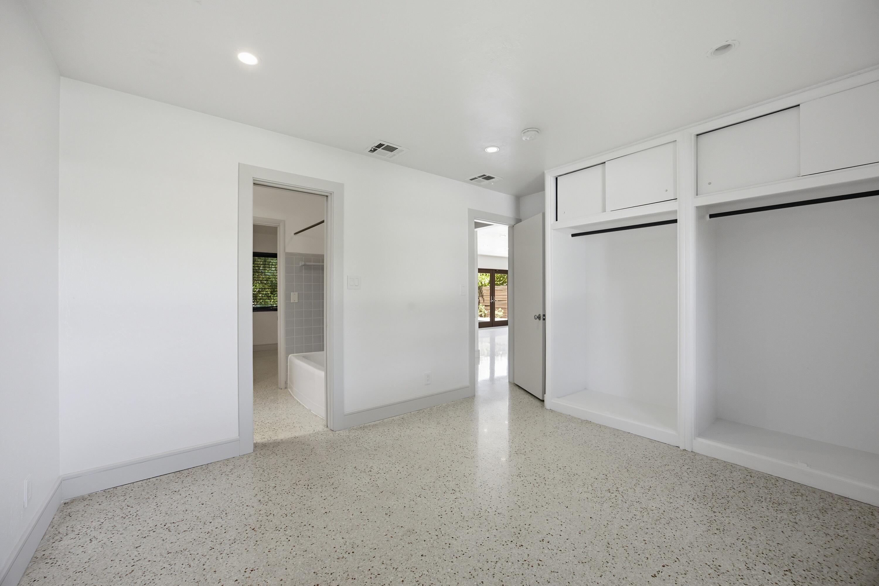 2001 N VICTORIA PARK, Fort Lauderdale FL 33305