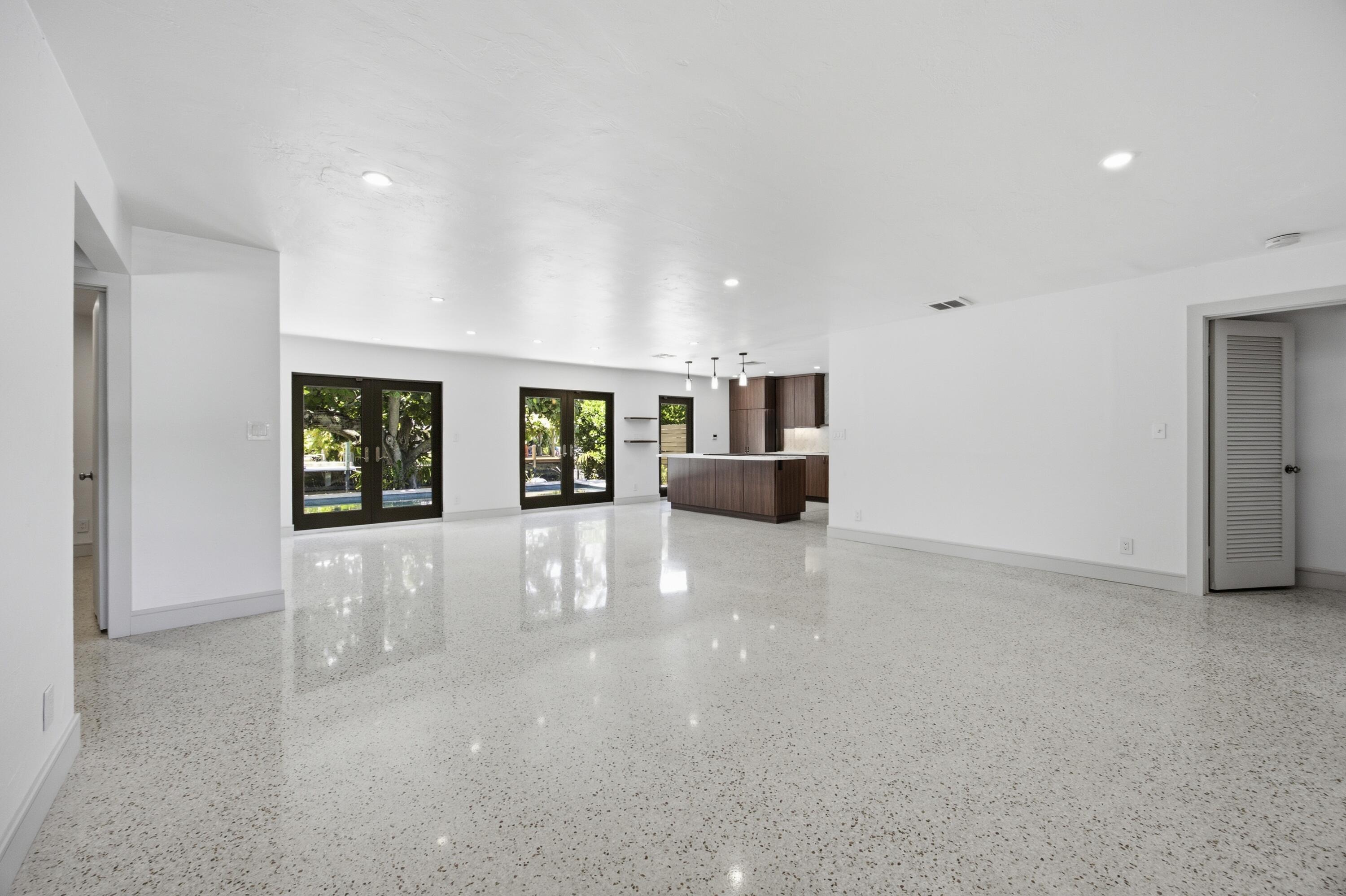 2001 N VICTORIA PARK, Fort Lauderdale FL 33305