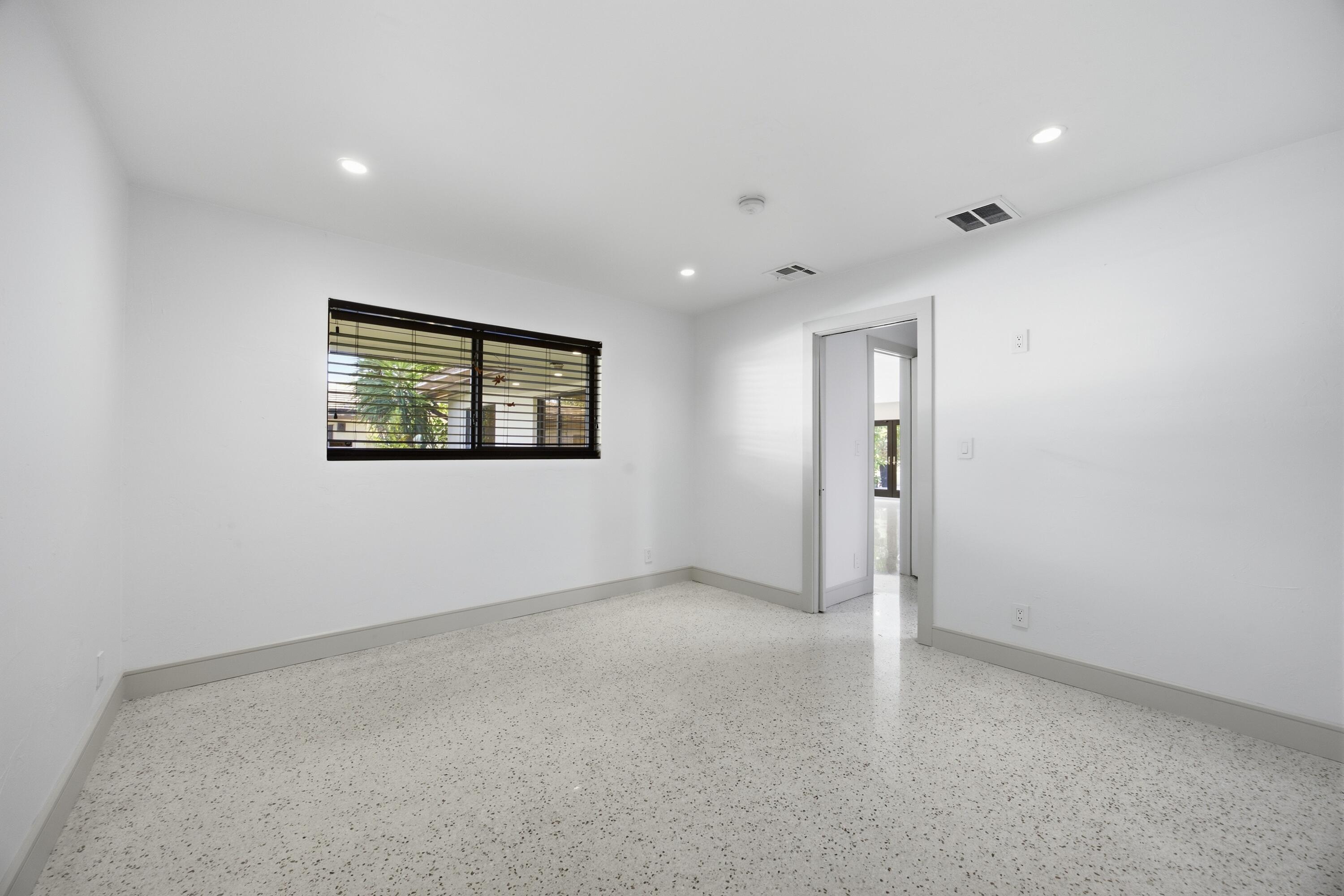 2001 N VICTORIA PARK, Fort Lauderdale FL 33305