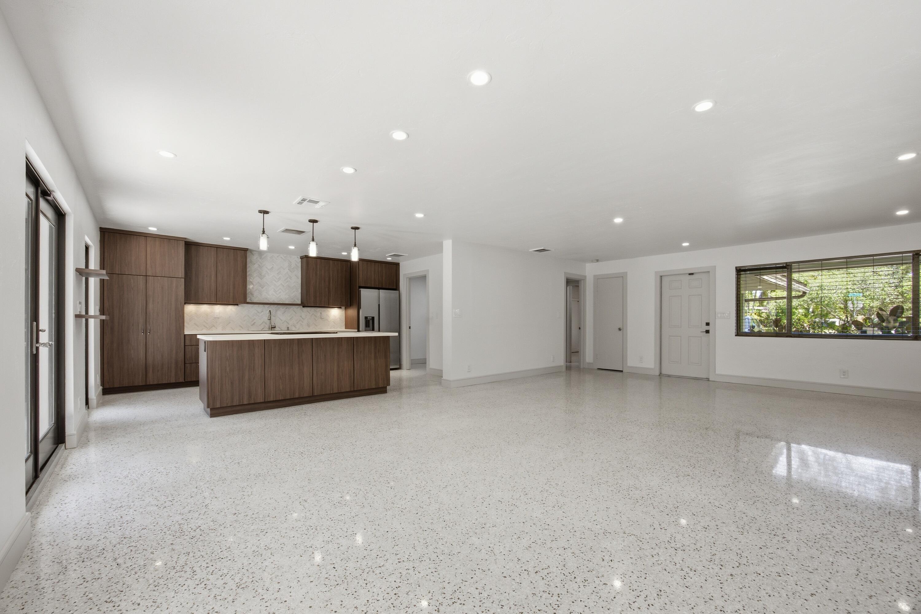 2001 N VICTORIA PARK, Fort Lauderdale FL 33305