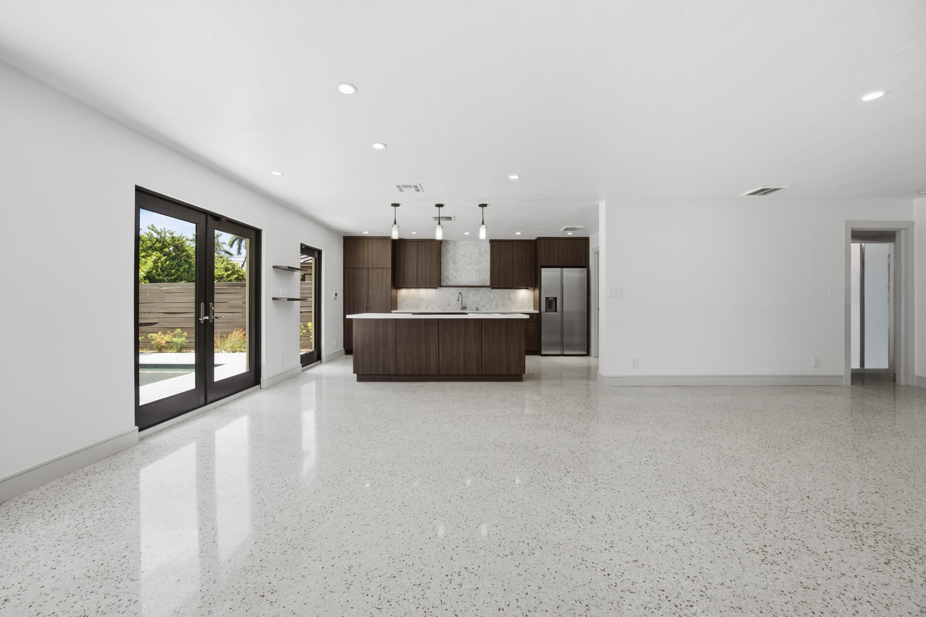 2001 N VICTORIA PARK, Fort Lauderdale FL 33305