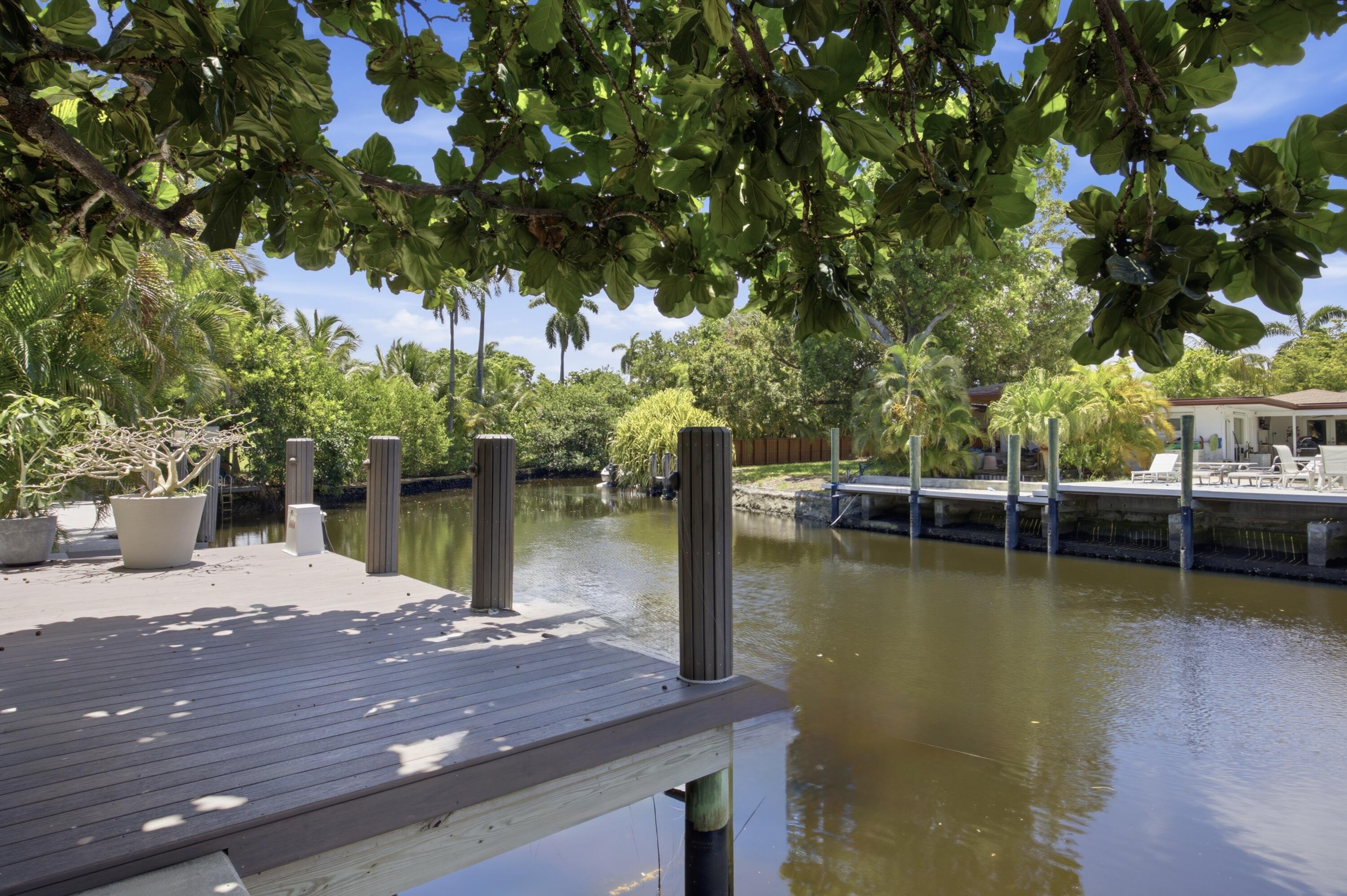 2001 N VICTORIA PARK, Fort Lauderdale FL 33305