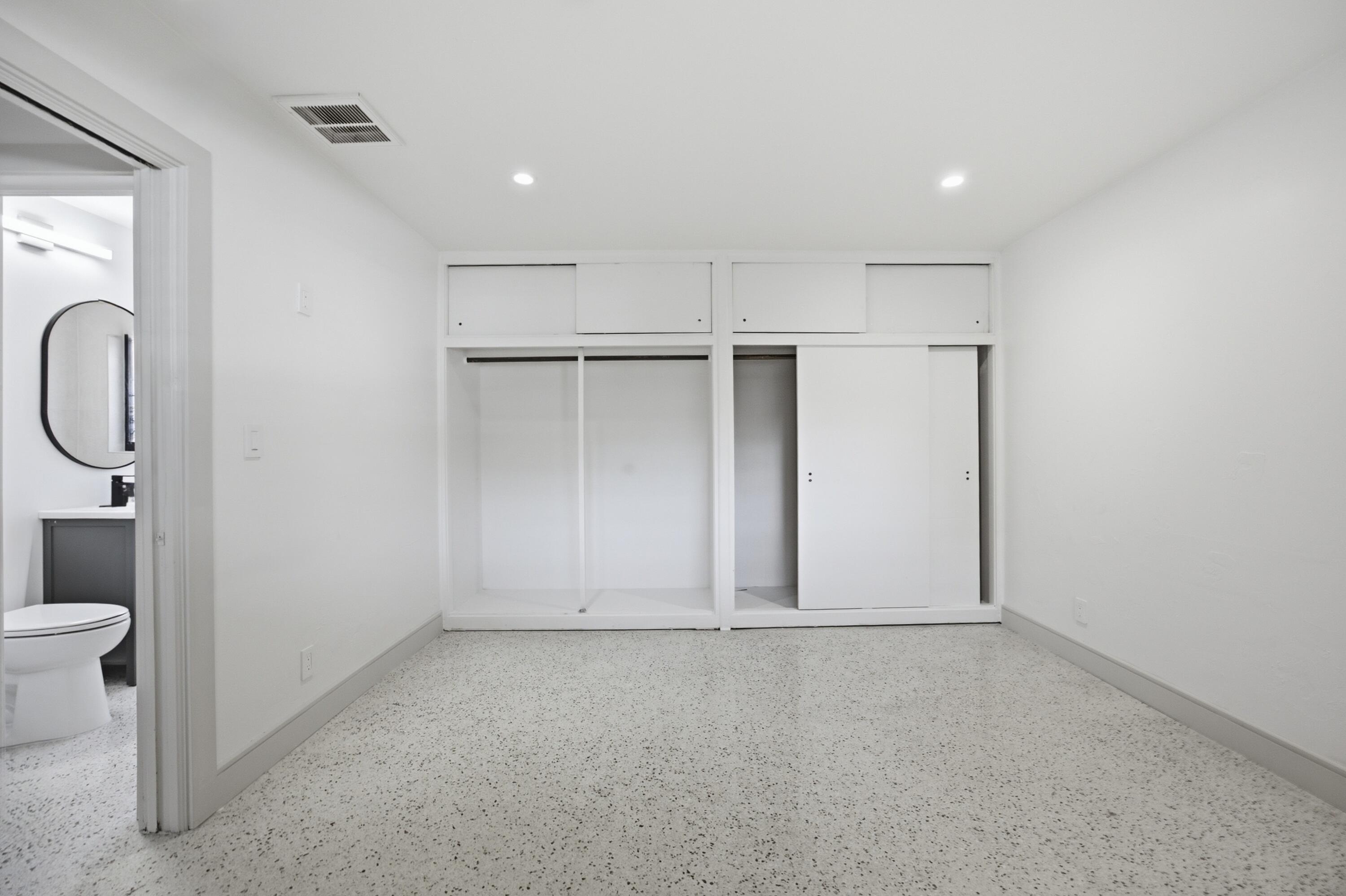 2001 N VICTORIA PARK, Fort Lauderdale FL 33305