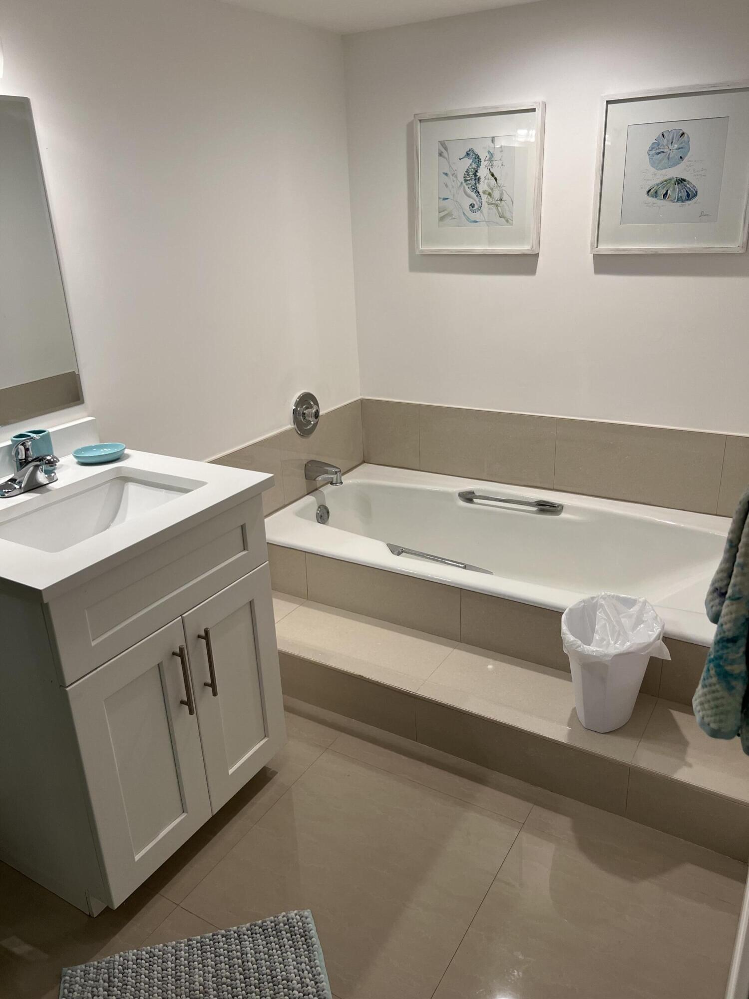 7370 ORANGEWOOD #204, Boca Raton FL 33433