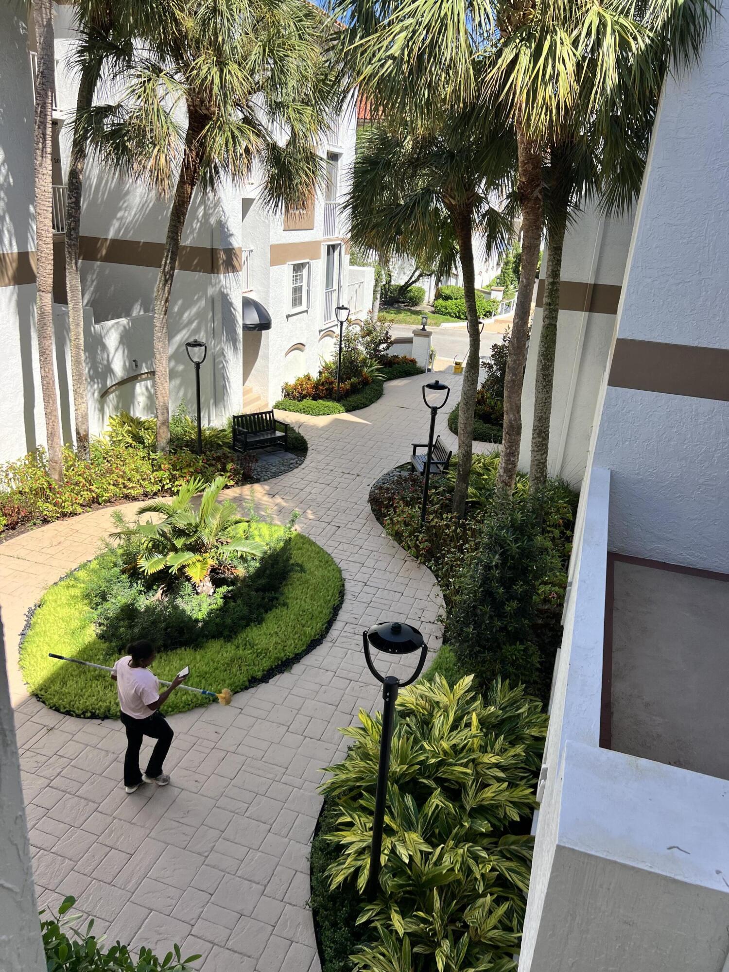 7370 Orangewood #204 A, Boca Raton FL 33433
