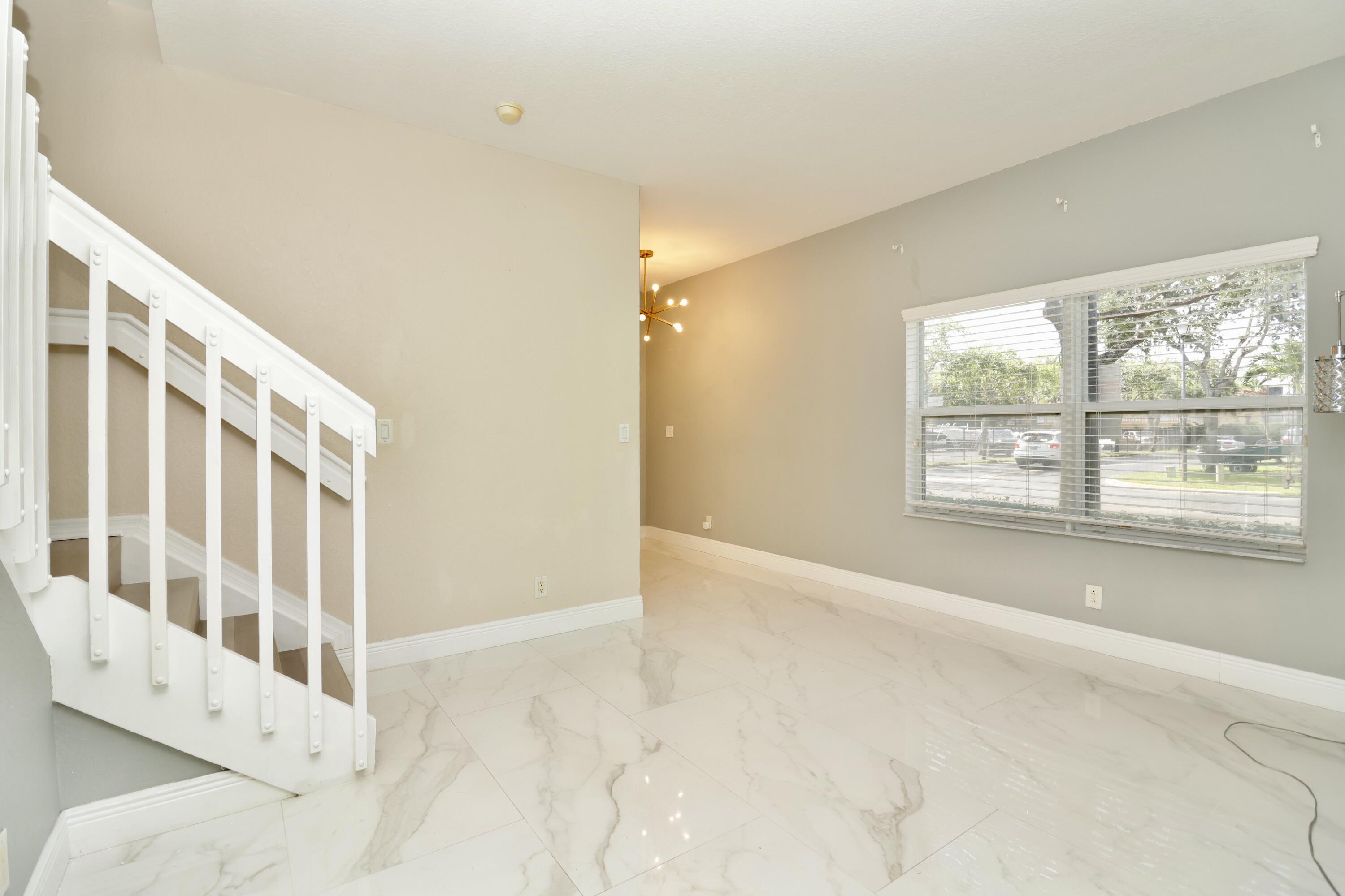 2952 NW 33RD, Lauderdale Lakes FL 33311