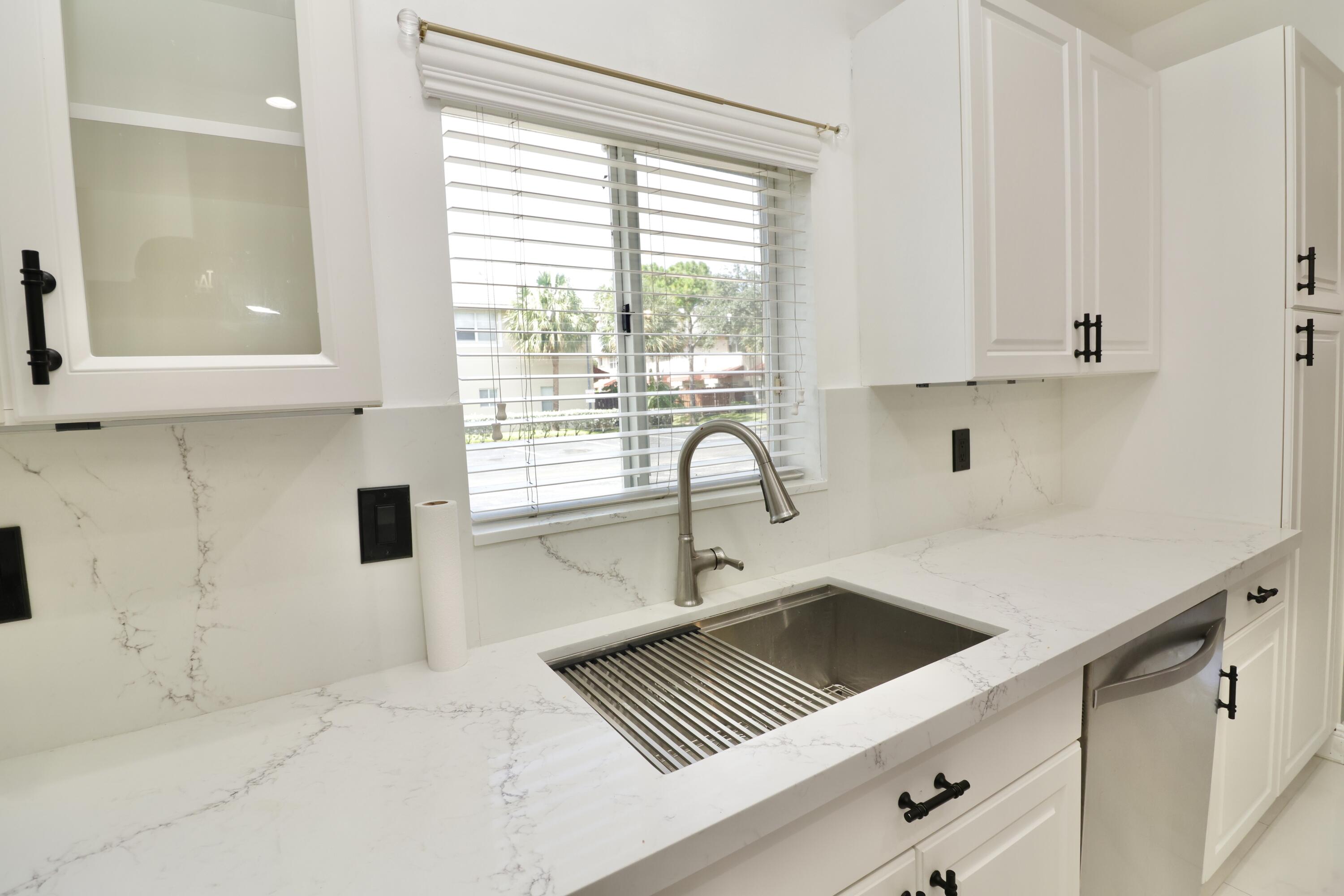 2952 NW 33RD, Lauderdale Lakes FL 33311