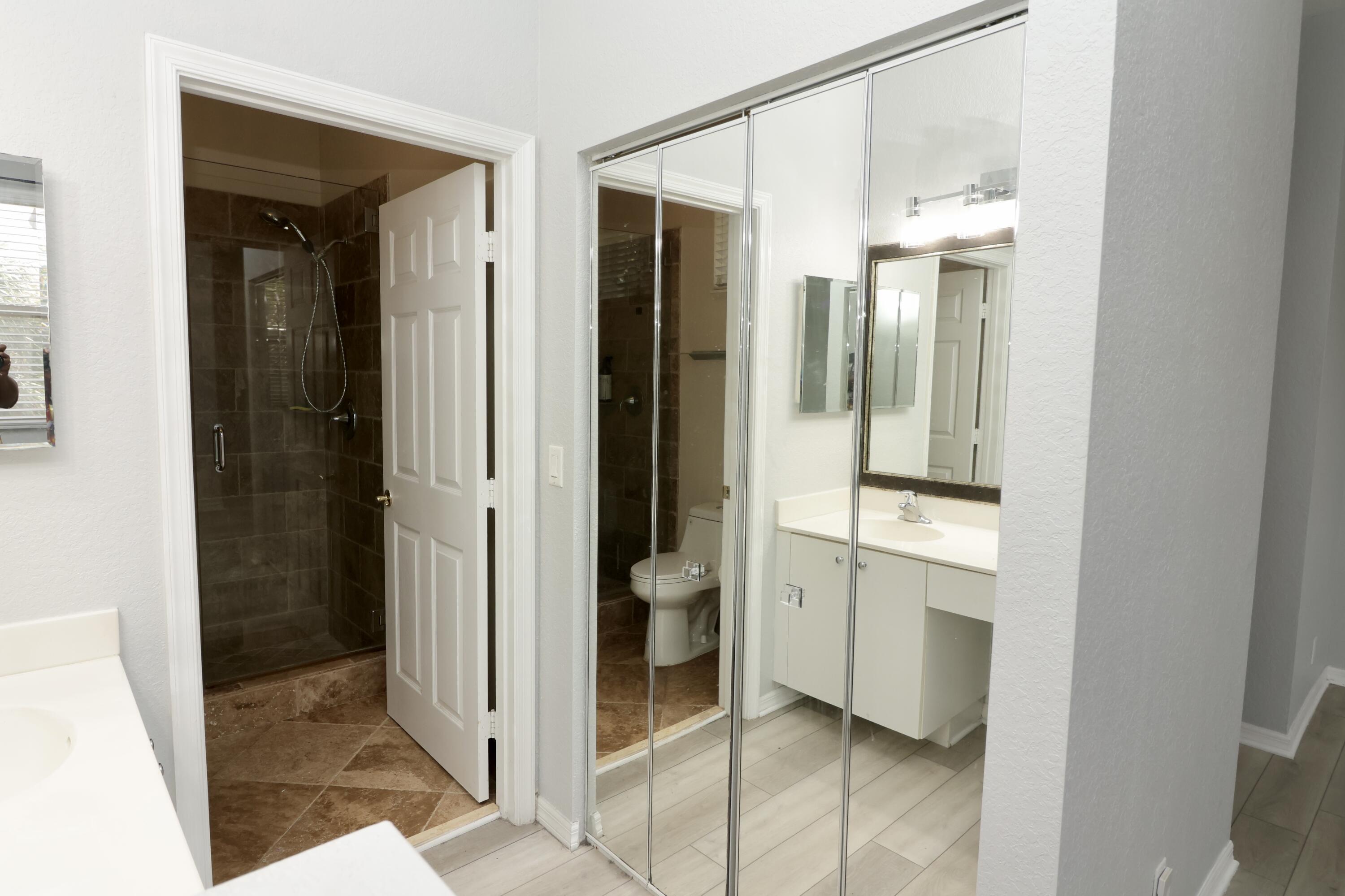 2952 NW 33RD, Lauderdale Lakes FL 33311