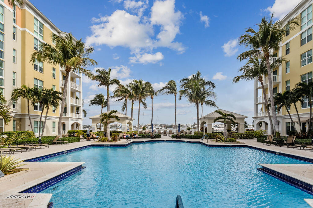 806 E Windward #617, Lantana FL 33462