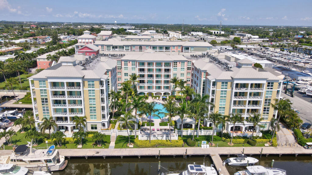 806 E Windward #617, Lantana FL 33462