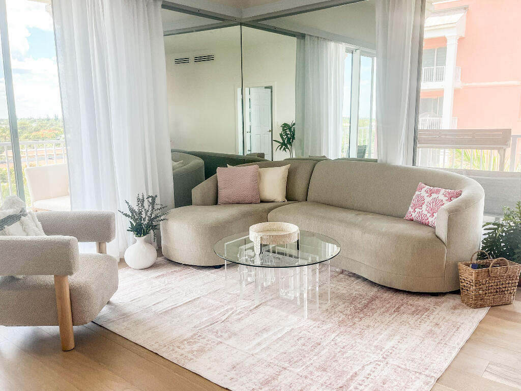 806 E Windward #617, Lantana FL 33462