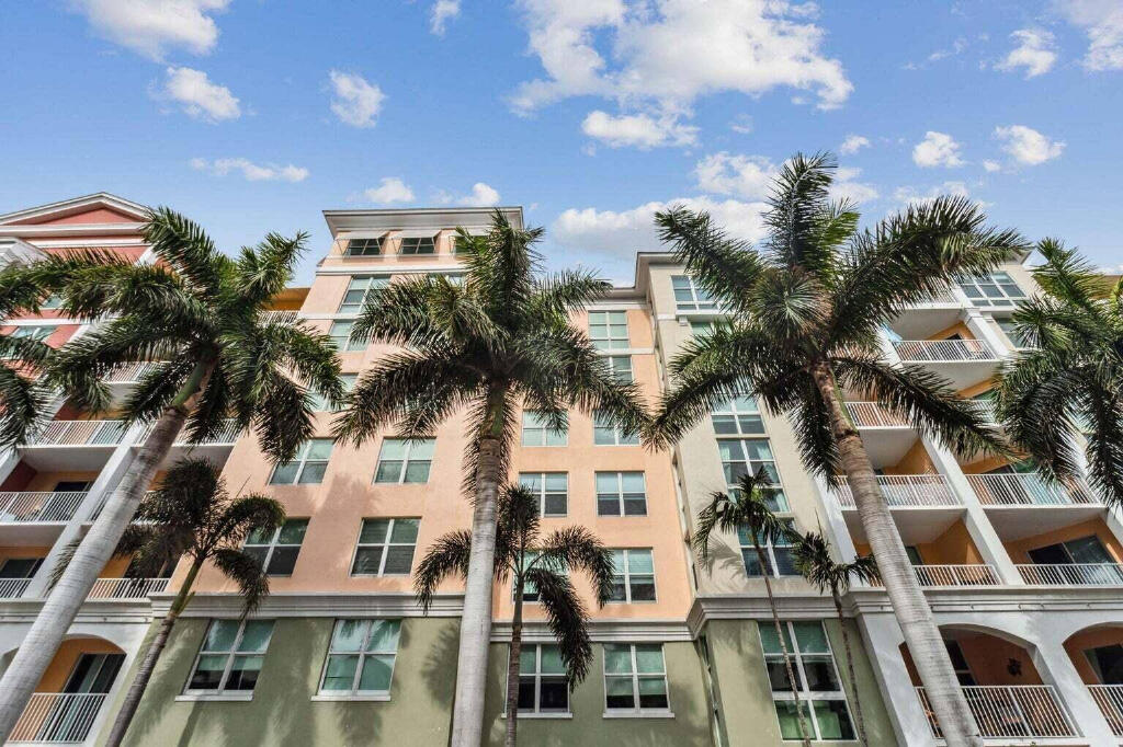 806 E Windward #617, Lantana FL 33462