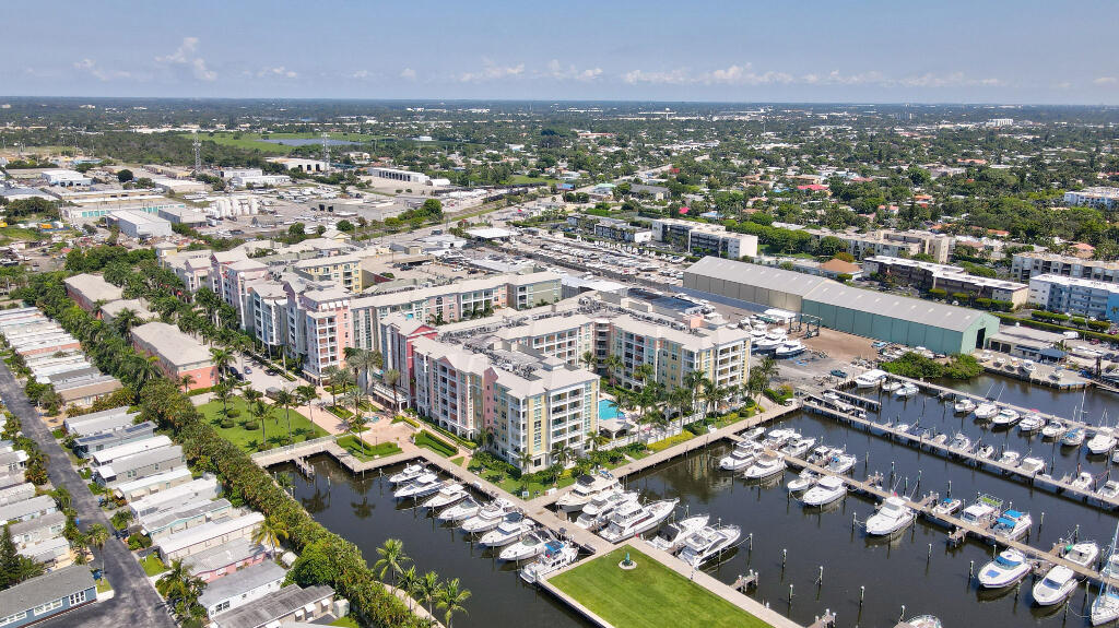 806 E Windward #617, Lantana FL 33462