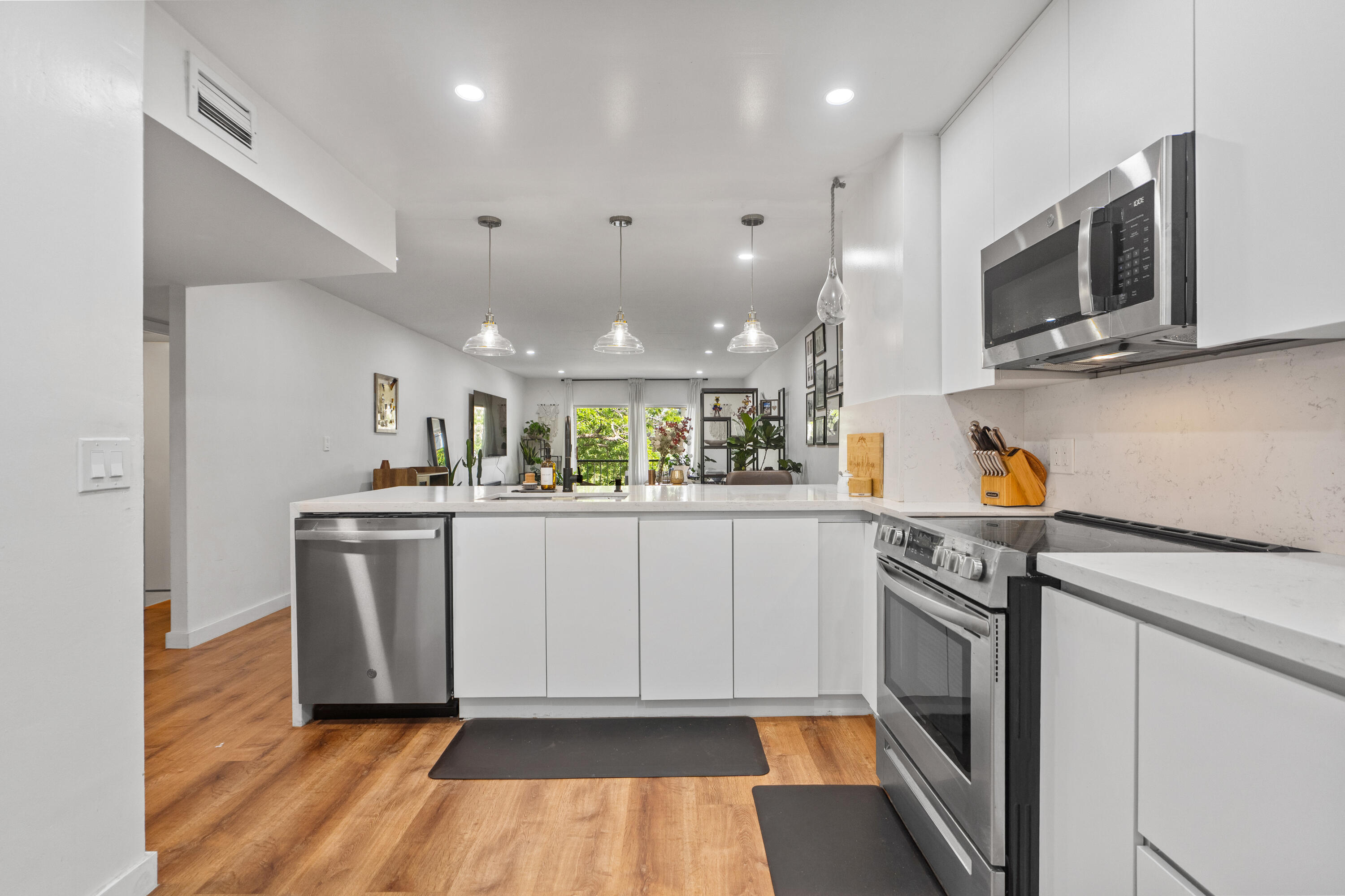 6361 N Falls Cir #305, Lauderhill FL 33319