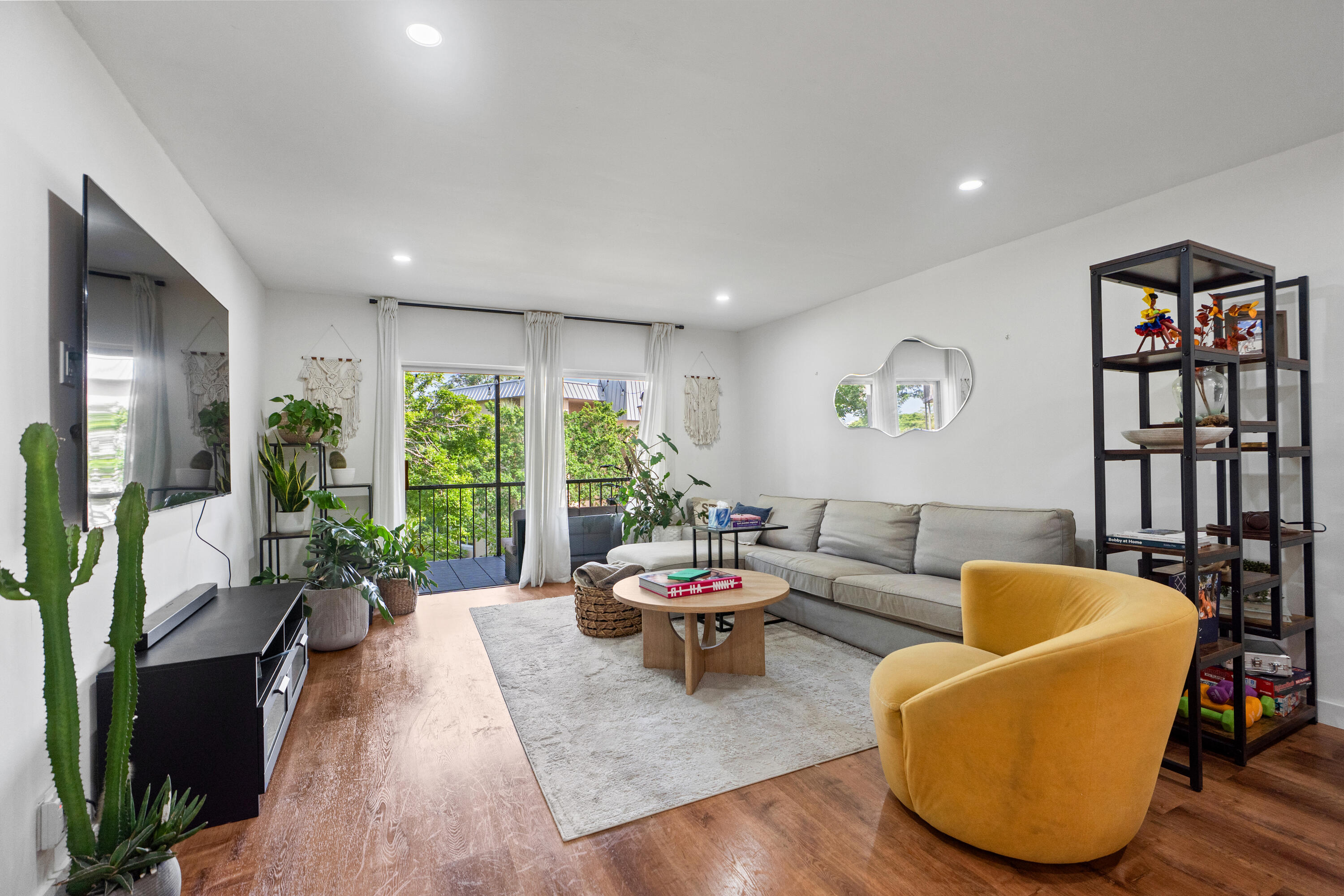 6361 N Falls Cir #305, Lauderhill FL 33319