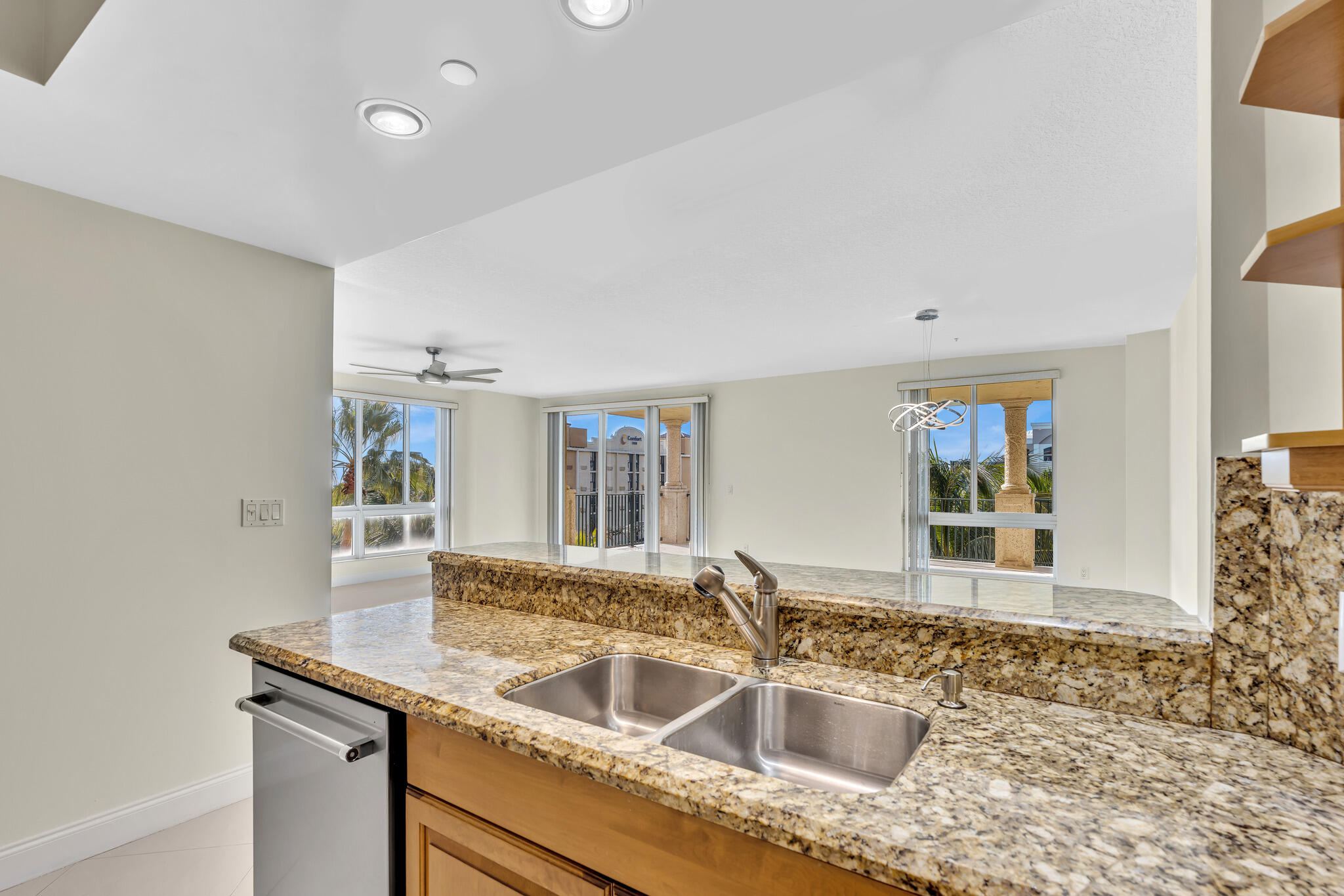 9 NE 20TH #501, Deerfield Beach FL 33441