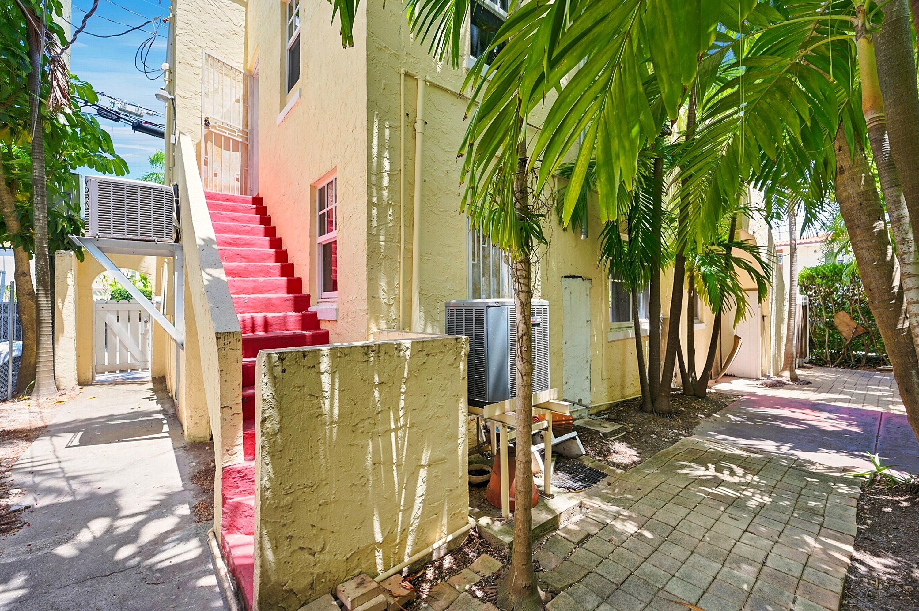 927 4th, Miami FL 33130