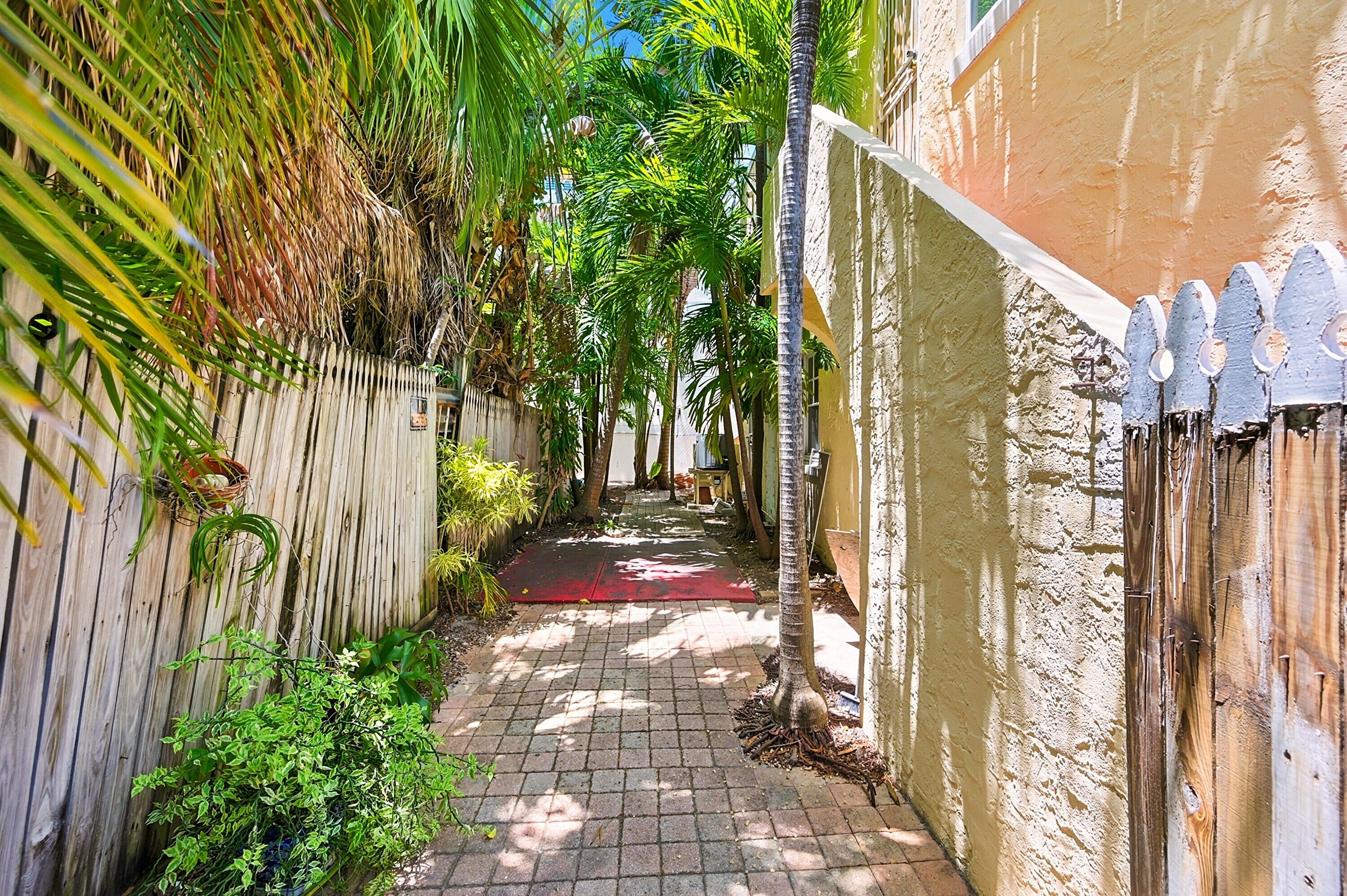 927 4th, Miami FL 33130