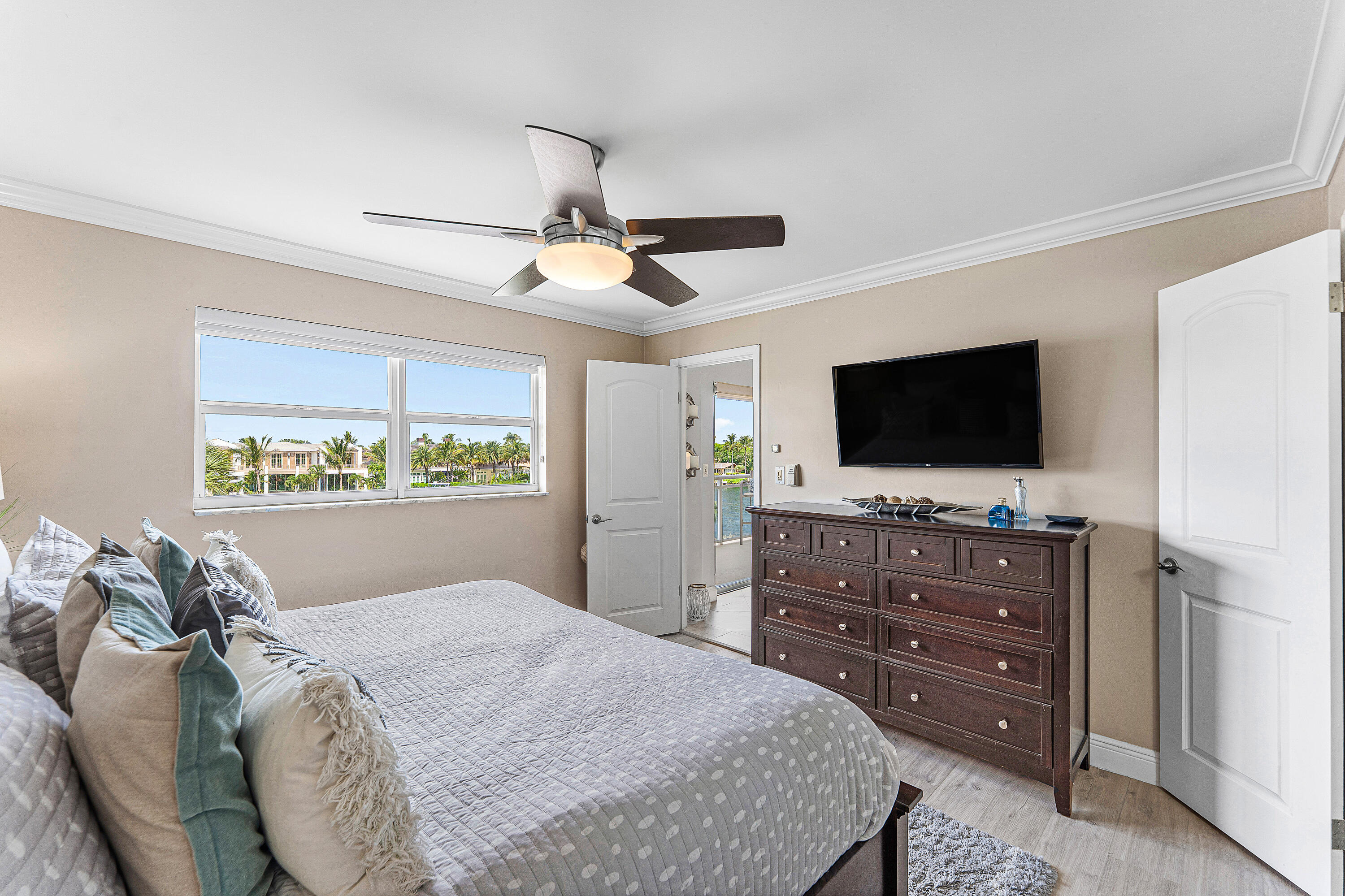 1160 Hillsboro Mile #205, Hillsboro Beach FL 33062