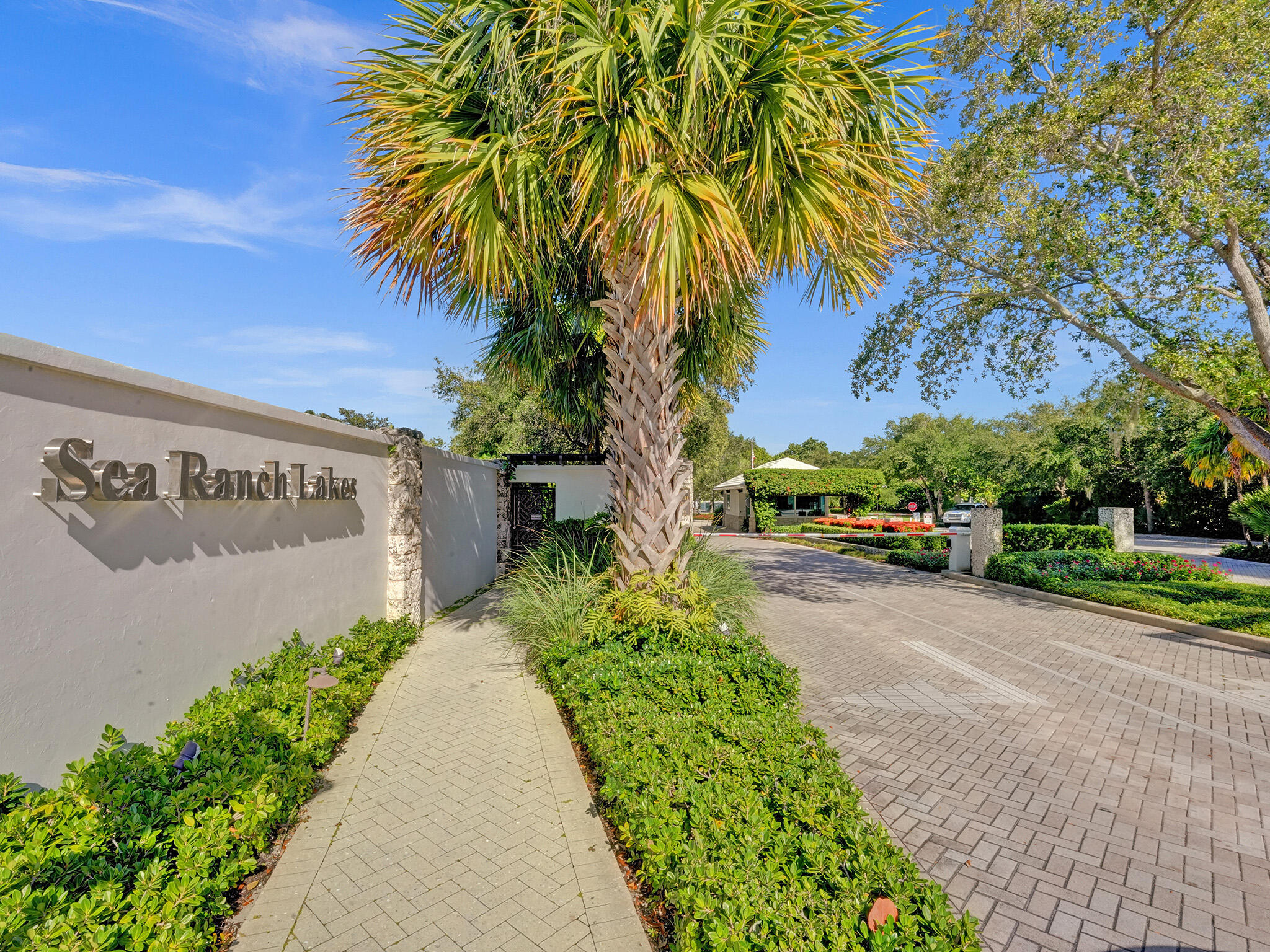 10 Minnetonka, Sea Ranch Lakes FL 33308