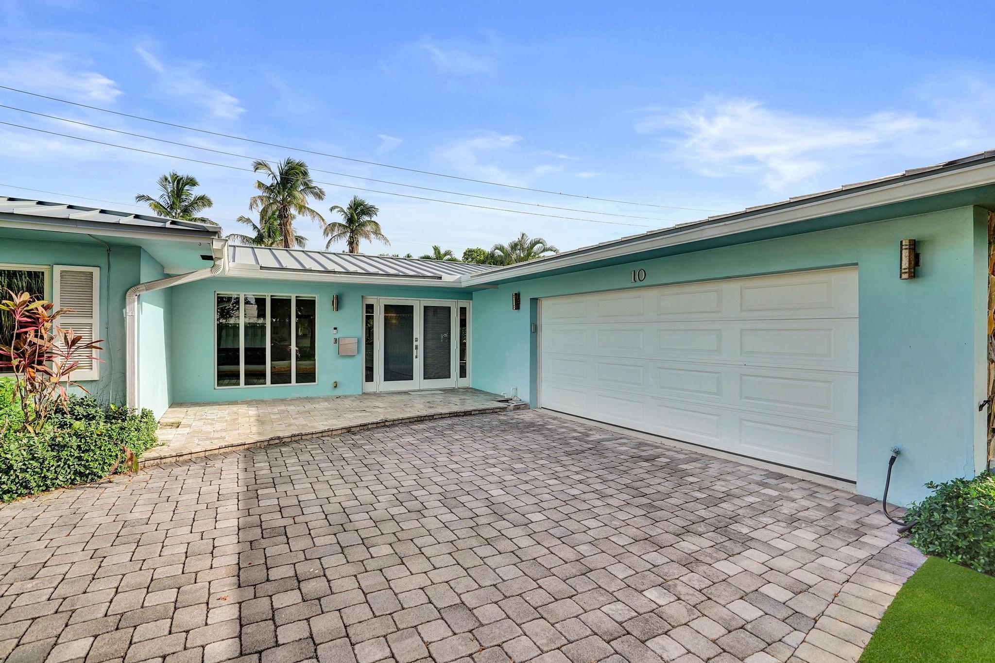 10 Minnetonka, Sea Ranch Lakes FL 33308