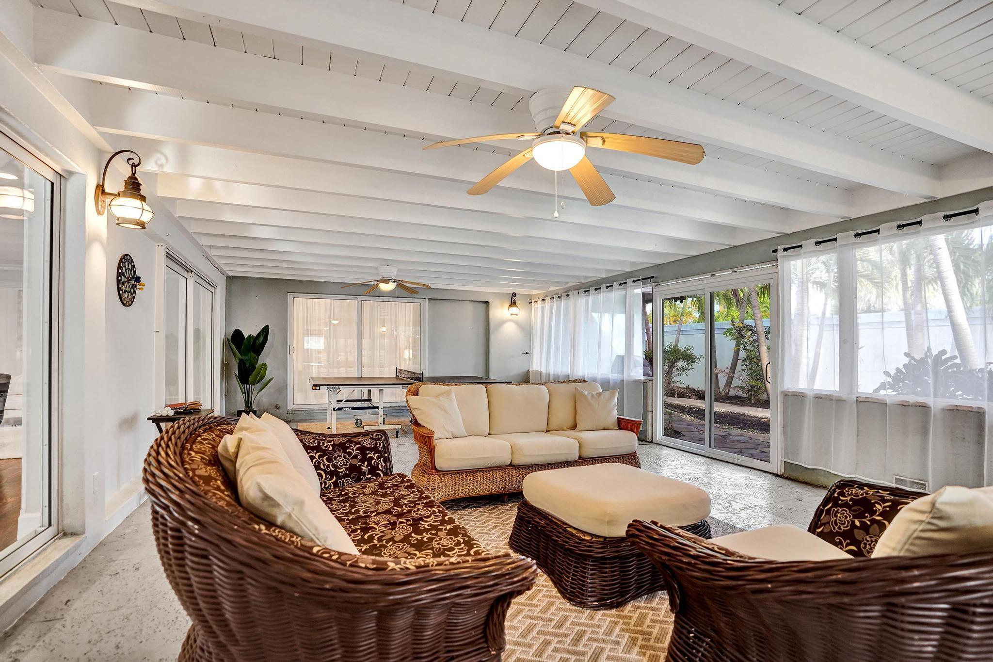 10 Minnetonka, Sea Ranch Lakes FL 33308