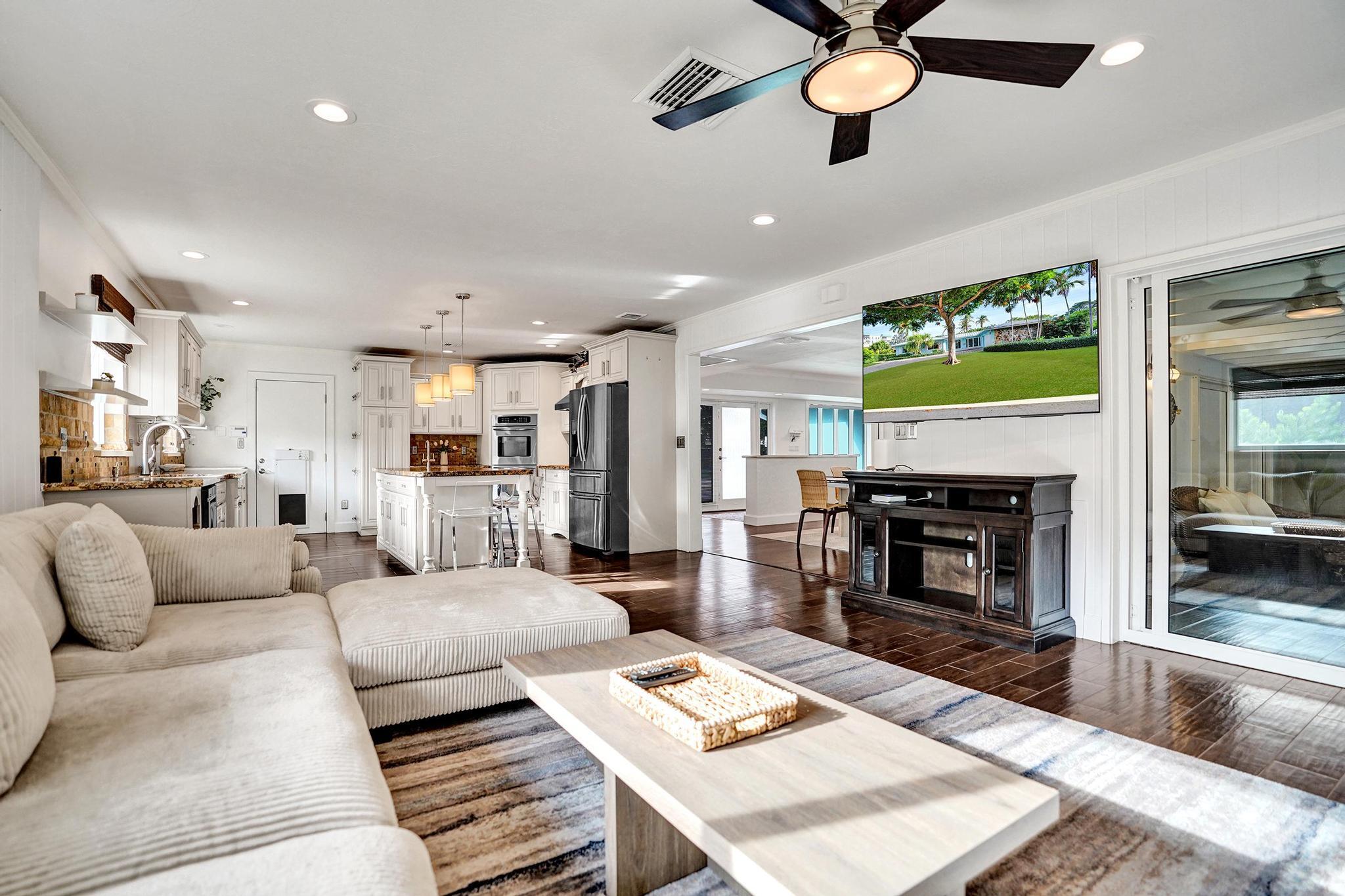 10 Minnetonka, Sea Ranch Lakes FL 33308