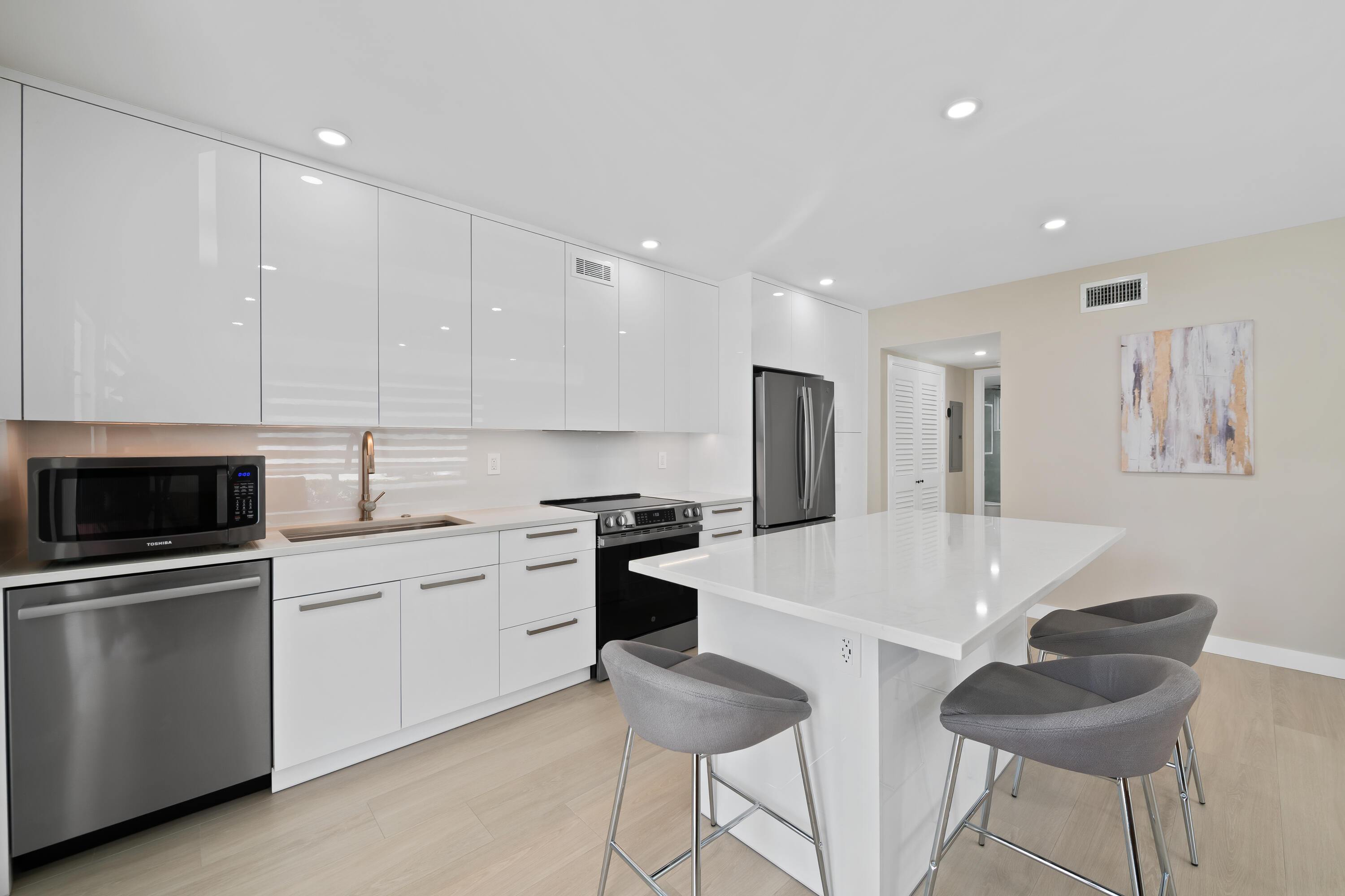 915 INTRACOASTAL #5, Fort Lauderdale FL 33304