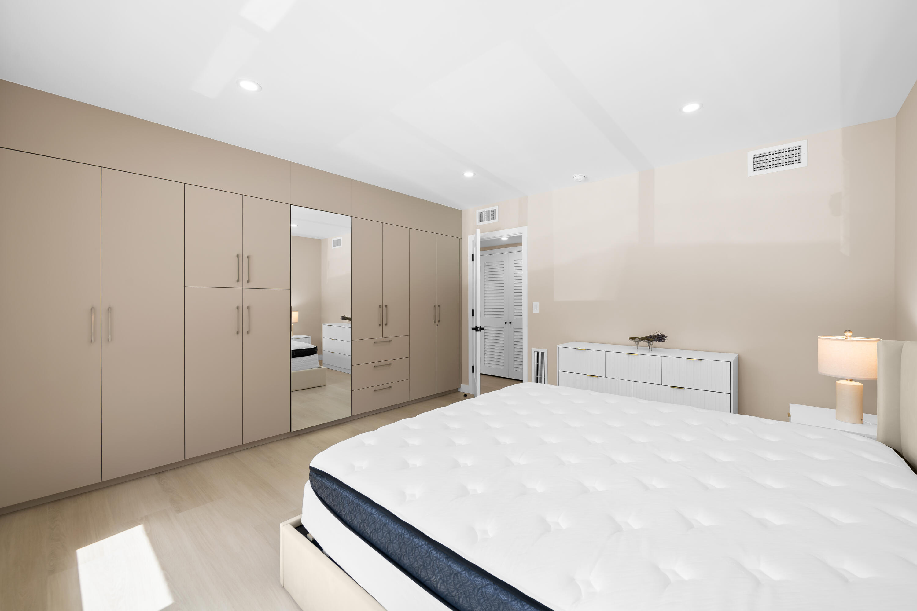 915 INTRACOASTAL #5, Fort Lauderdale FL 33304