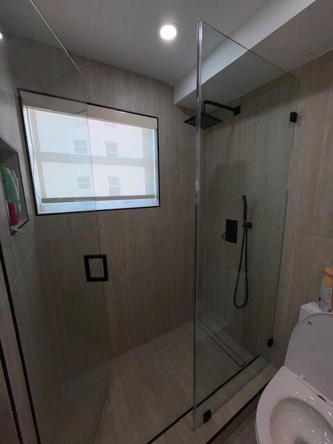 427 Golden Isles #12d, Hallandale Beach FL 33009