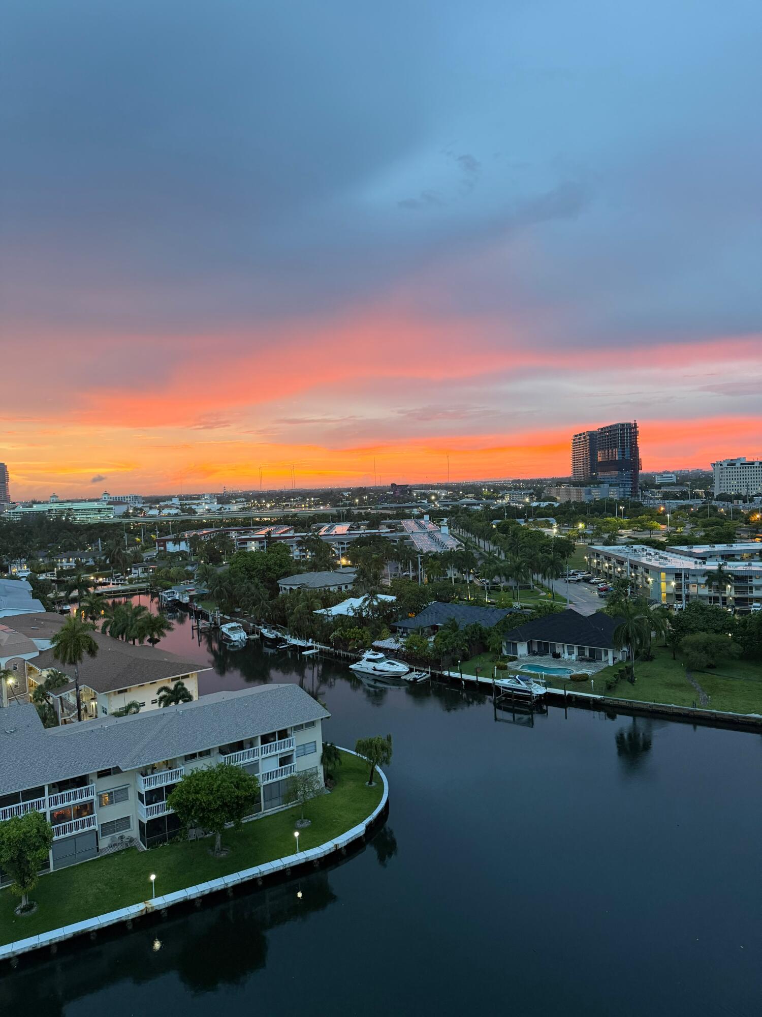427 Golden Isles #12d, Hallandale Beach FL 33009
