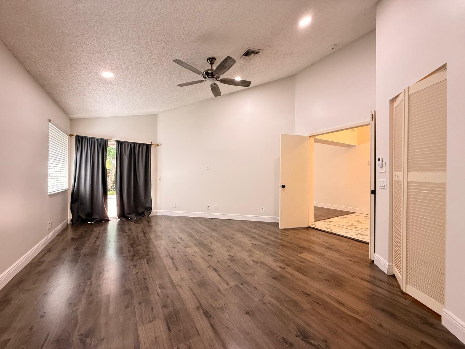 11042 TOPEKA, Cooper City FL 33026