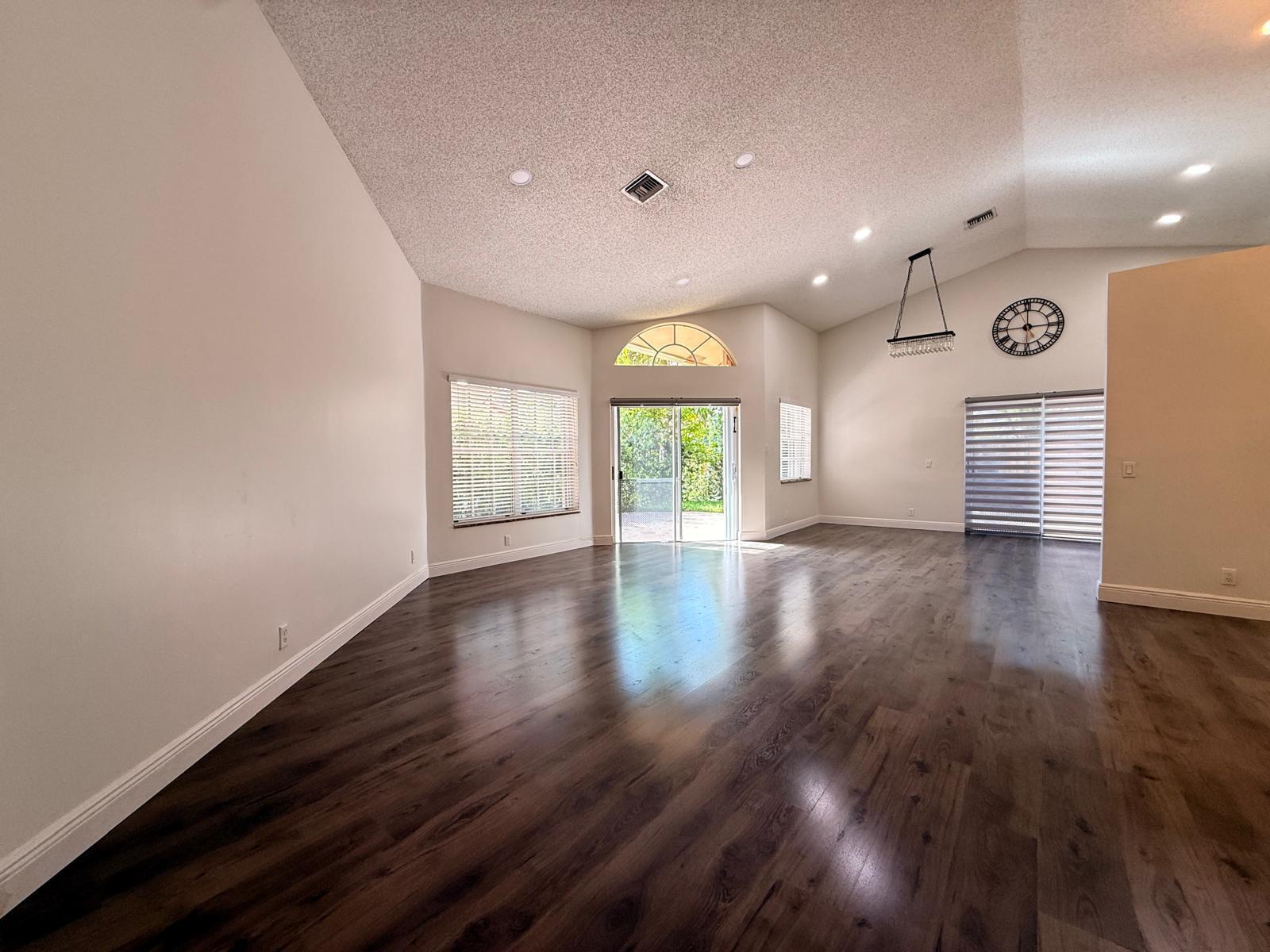 11042 TOPEKA, Cooper City FL 33026