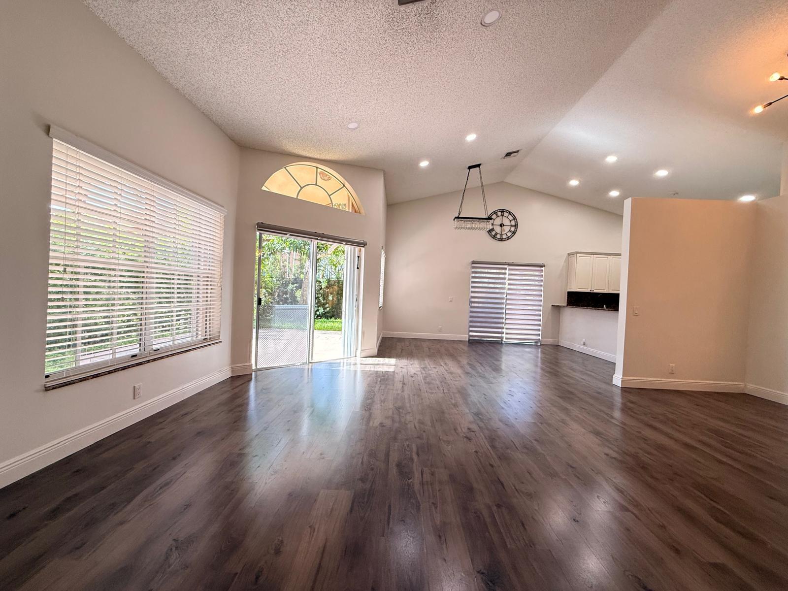 11042 TOPEKA, Cooper City FL 33026