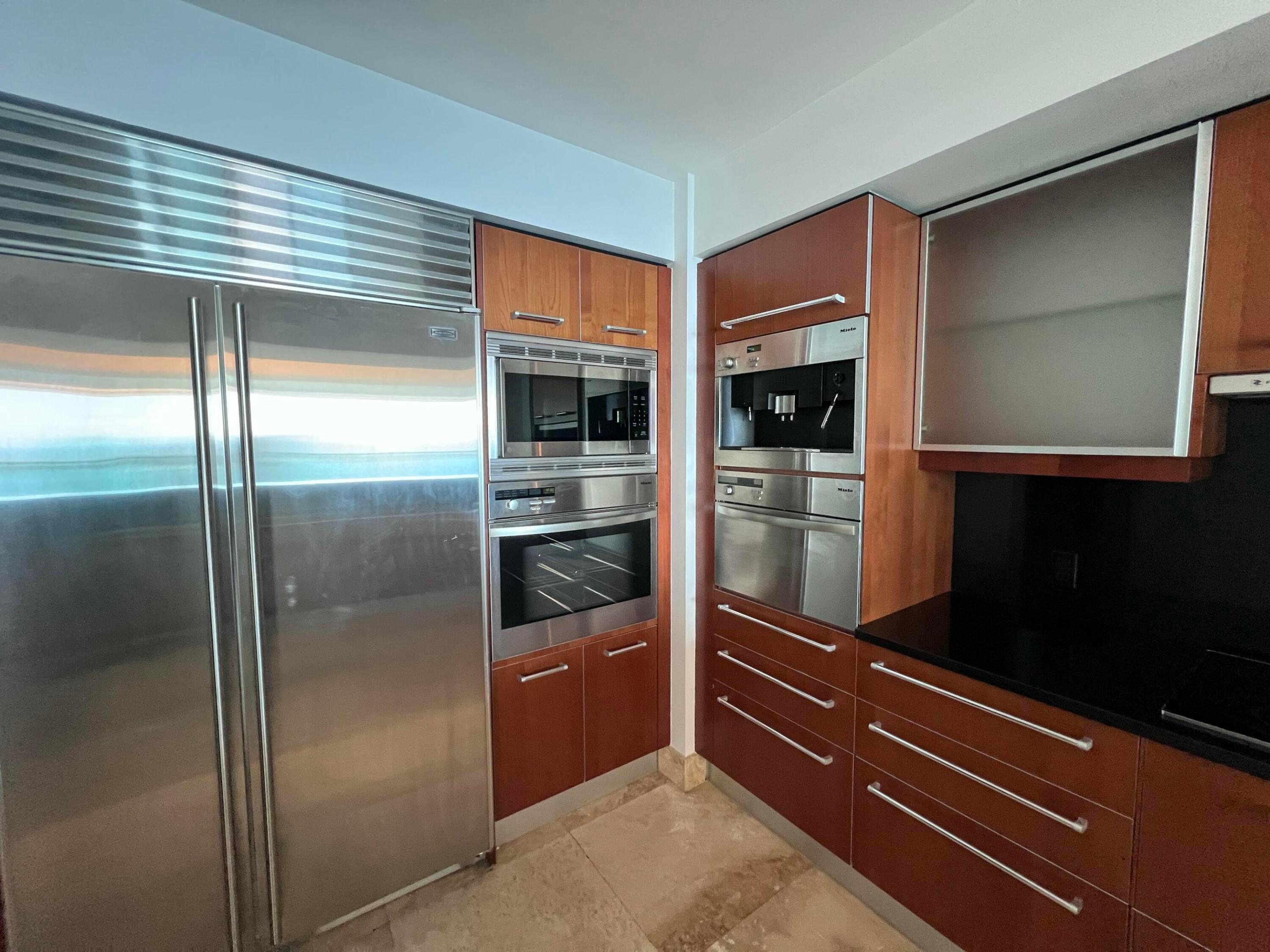 1331 BRICKELL BAY #4407, Miami FL 33131