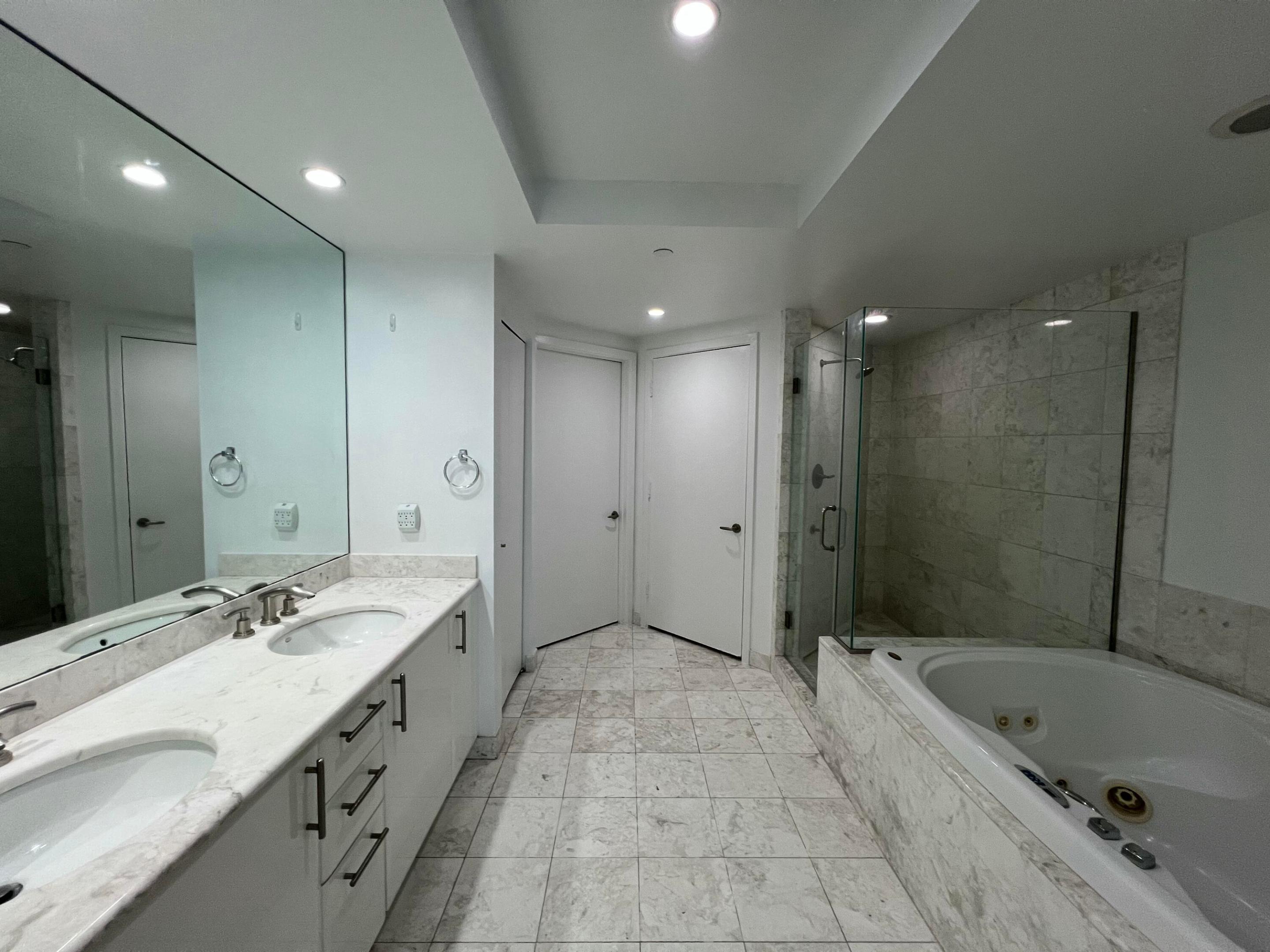 1331 BRICKELL BAY #4407, Miami FL 33131