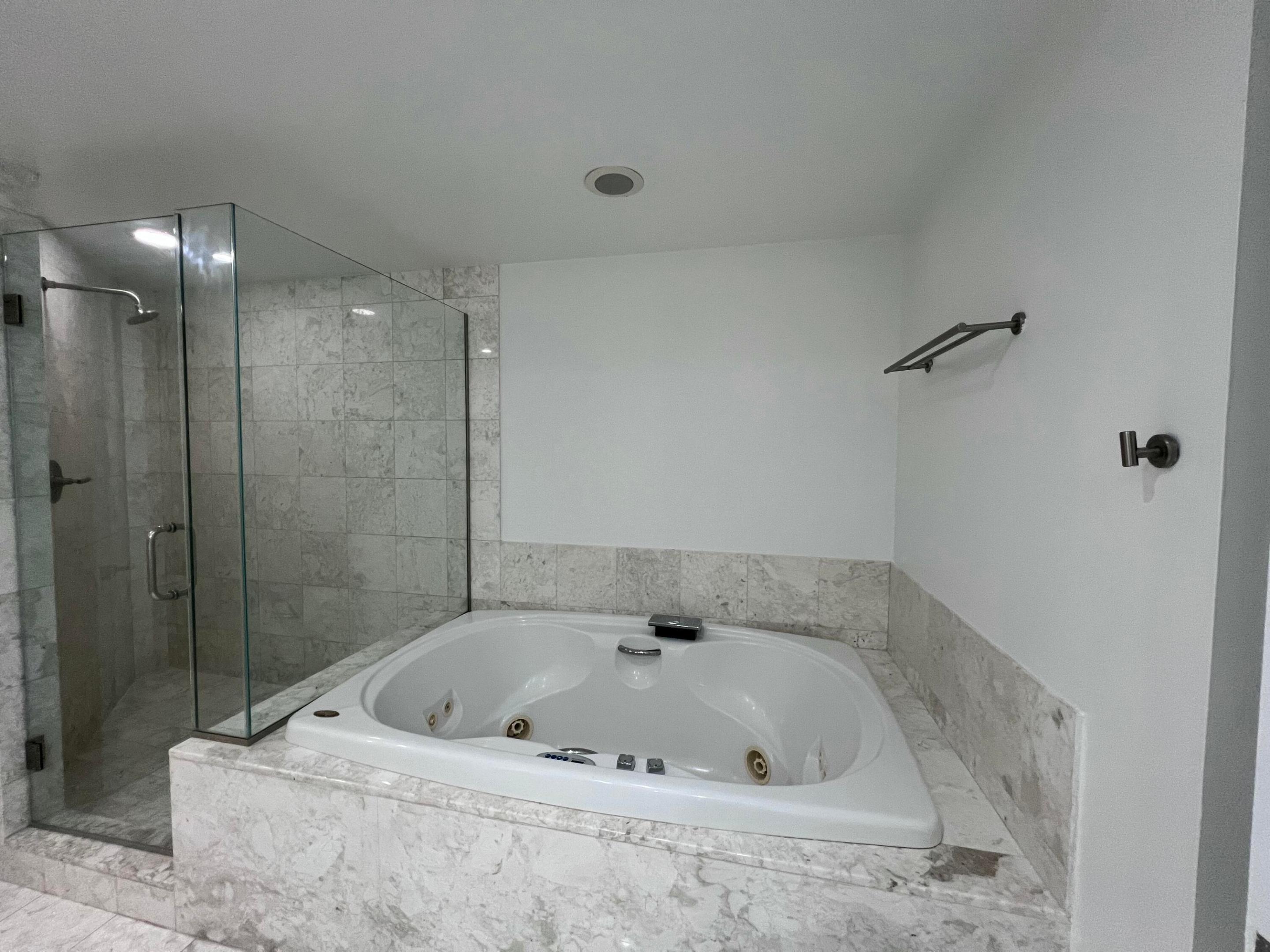 1331 BRICKELL BAY #4407, Miami FL 33131
