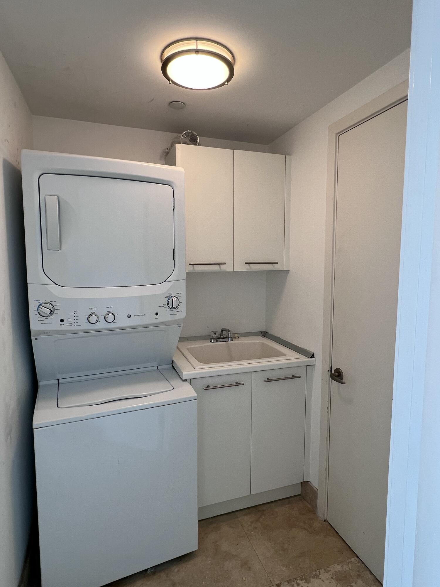 1331 BRICKELL BAY #4407, Miami FL 33131