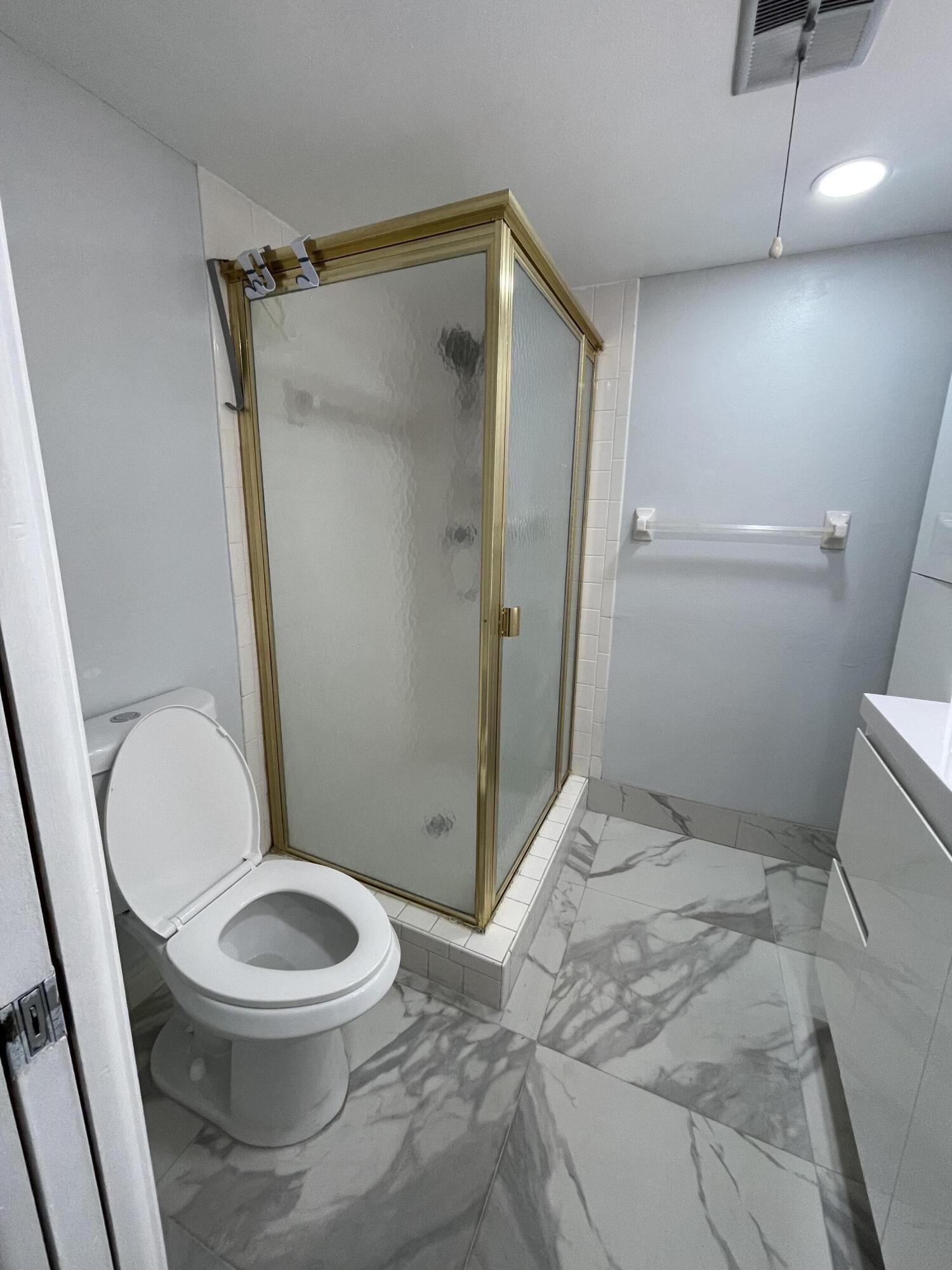 5980 NW 64TH #203, Tamarac FL 33319