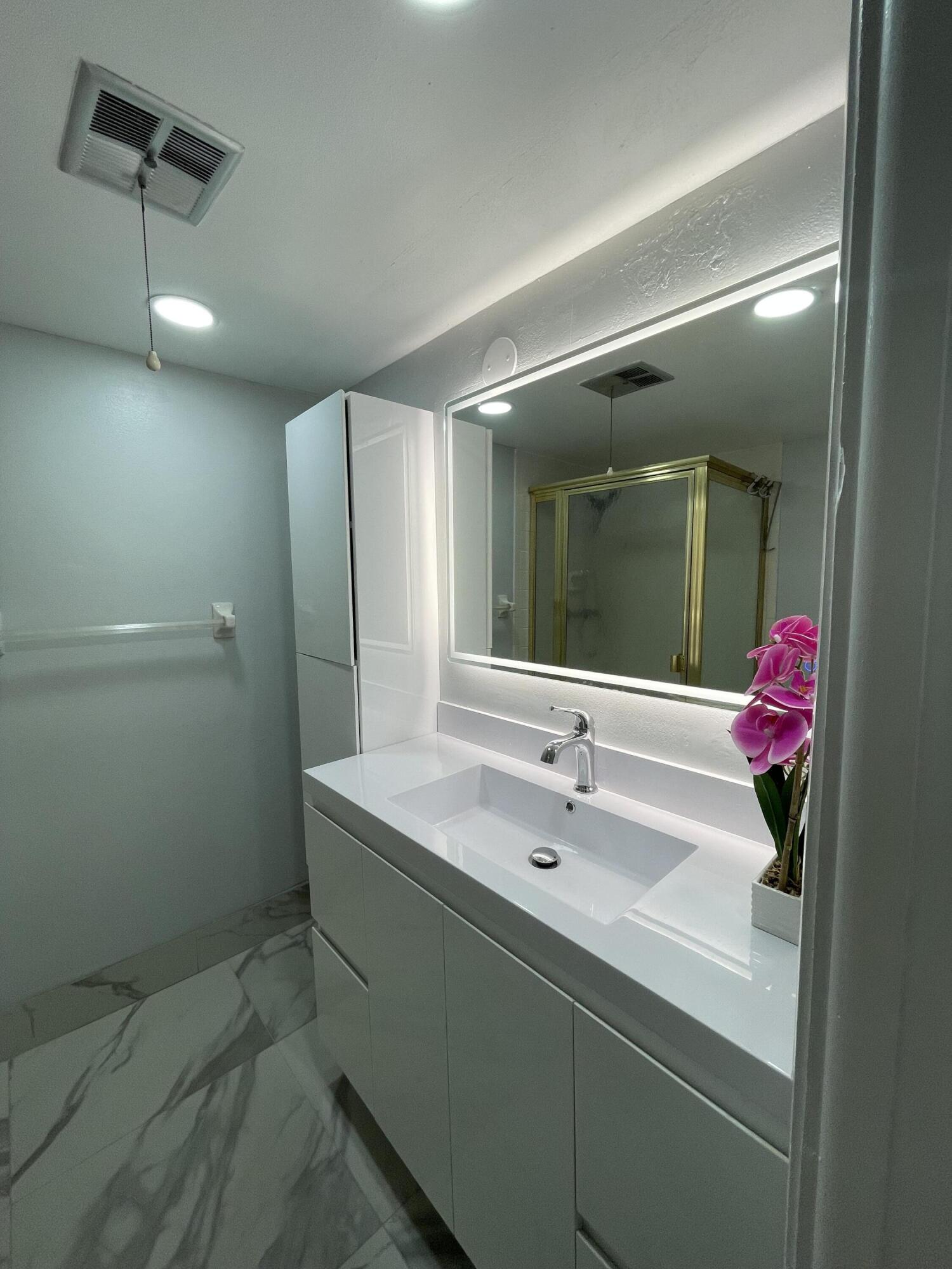 5980 NW 64TH #203, Tamarac FL 33319