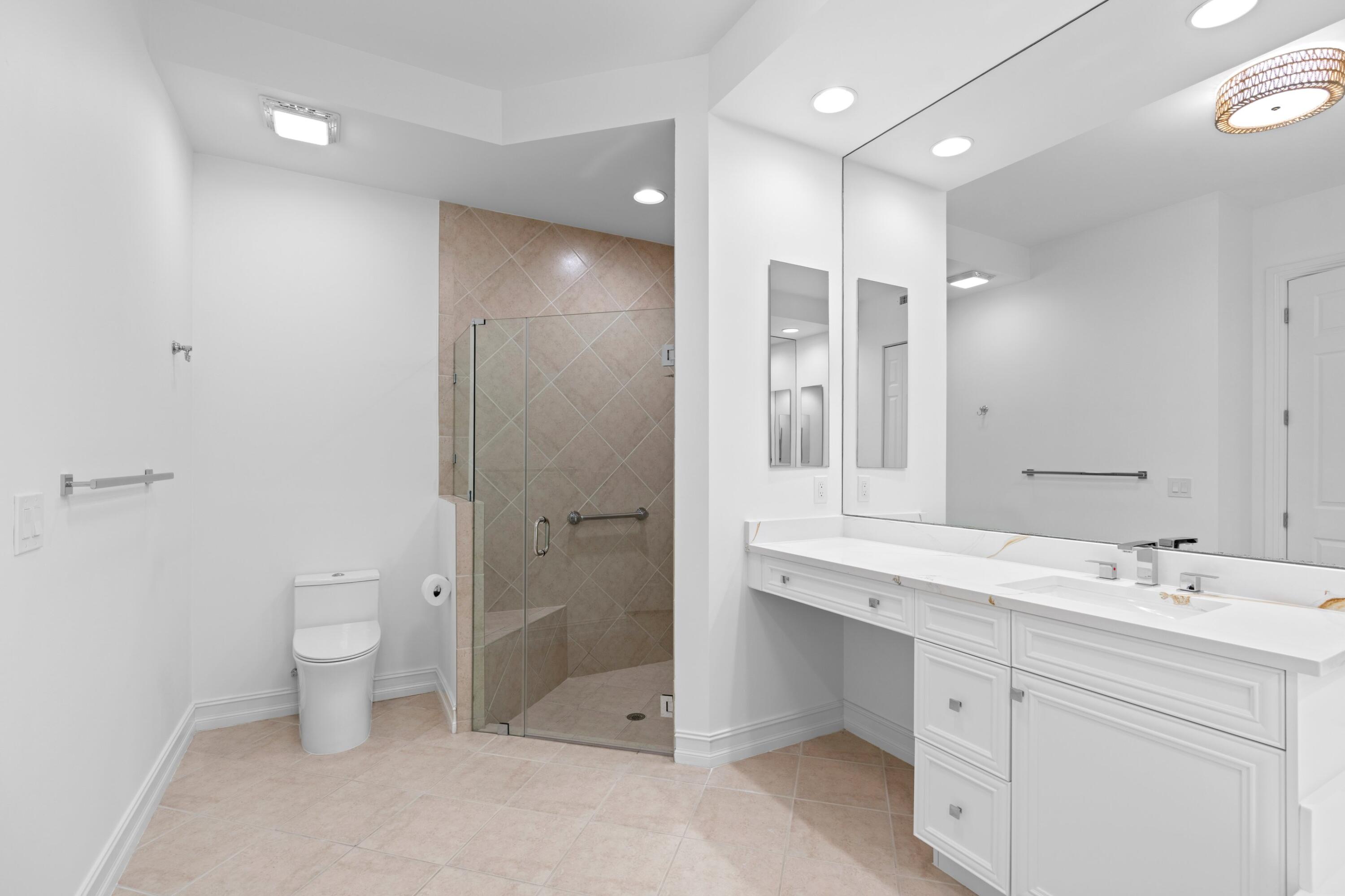 127 Palm Bay #A, Palm Beach Gardens FL 33418