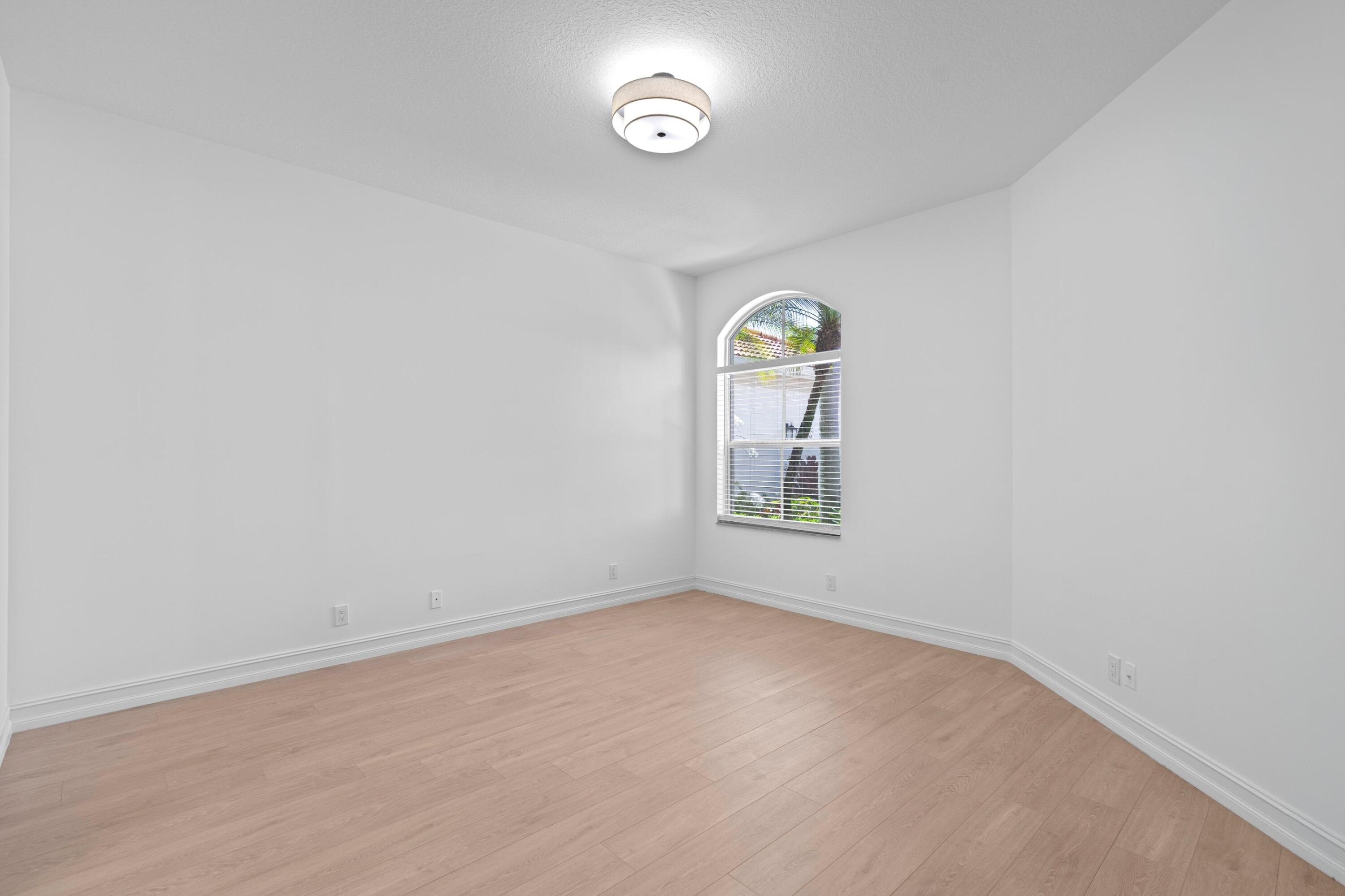 127 Palm Bay #A, Palm Beach Gardens FL 33418