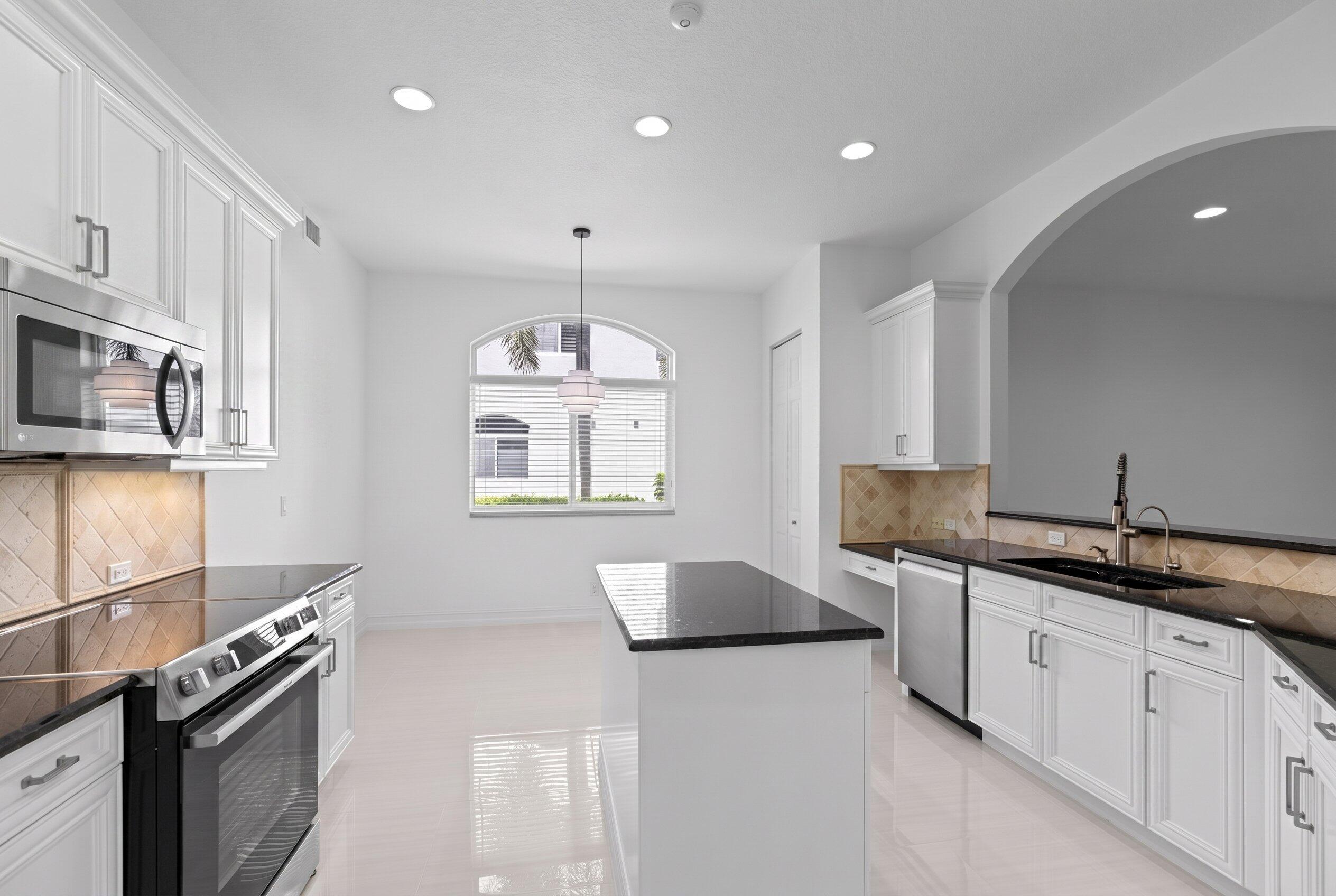 127 Palm Bay #A, Palm Beach Gardens FL 33418
