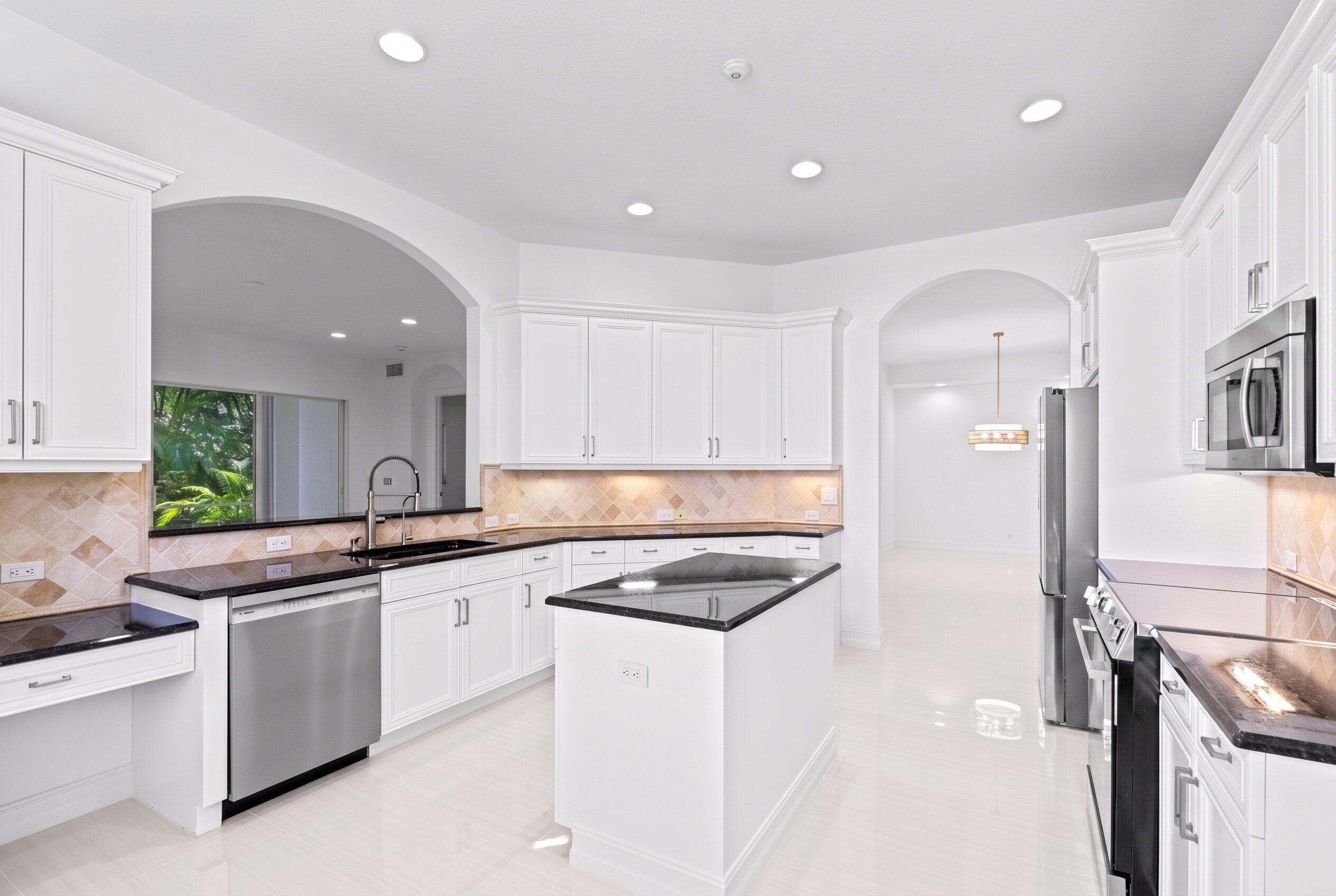 127 Palm Bay #A, Palm Beach Gardens FL 33418